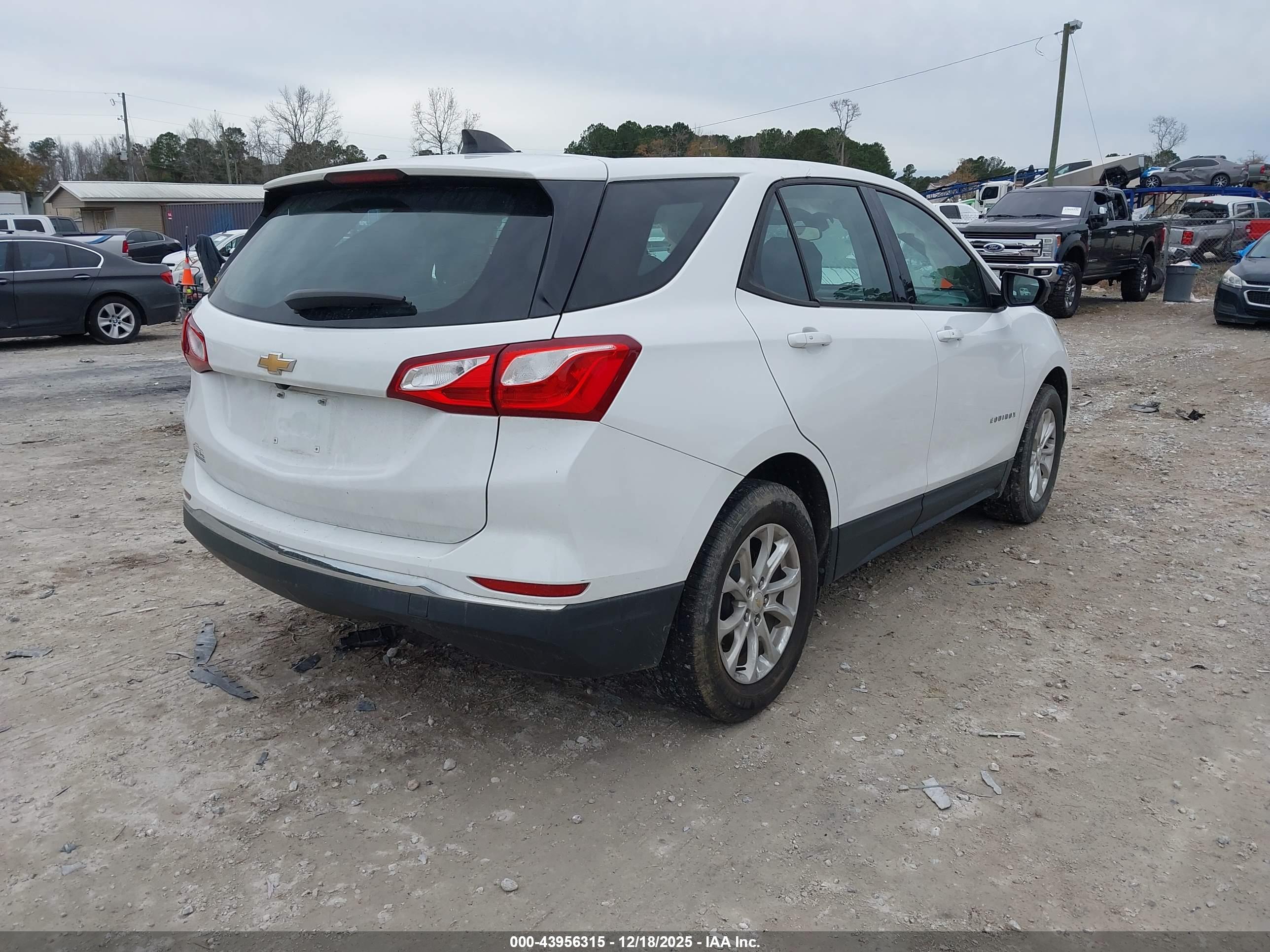 CHEVROLET EQUINOX image 4