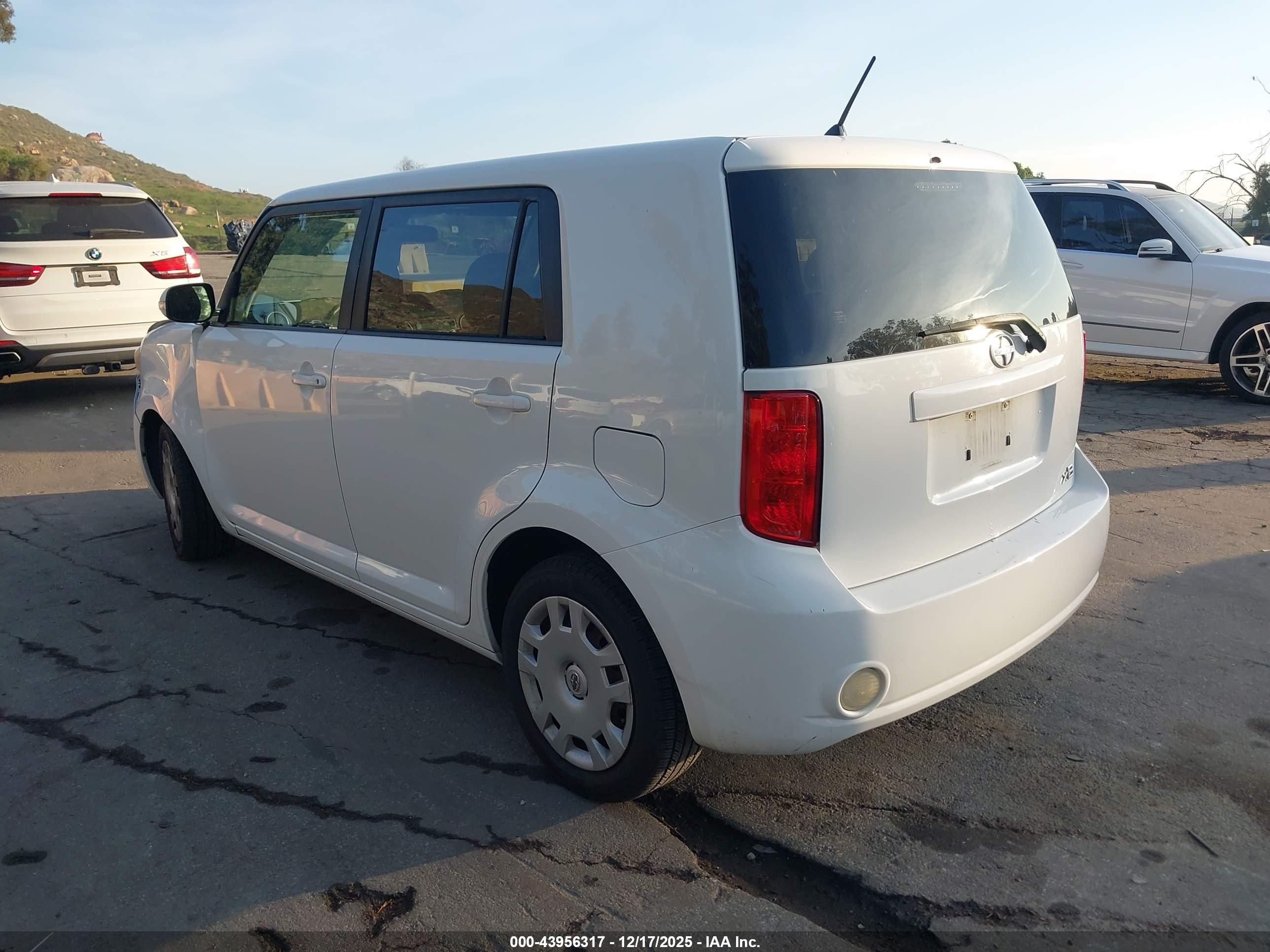 SCION XB image 3