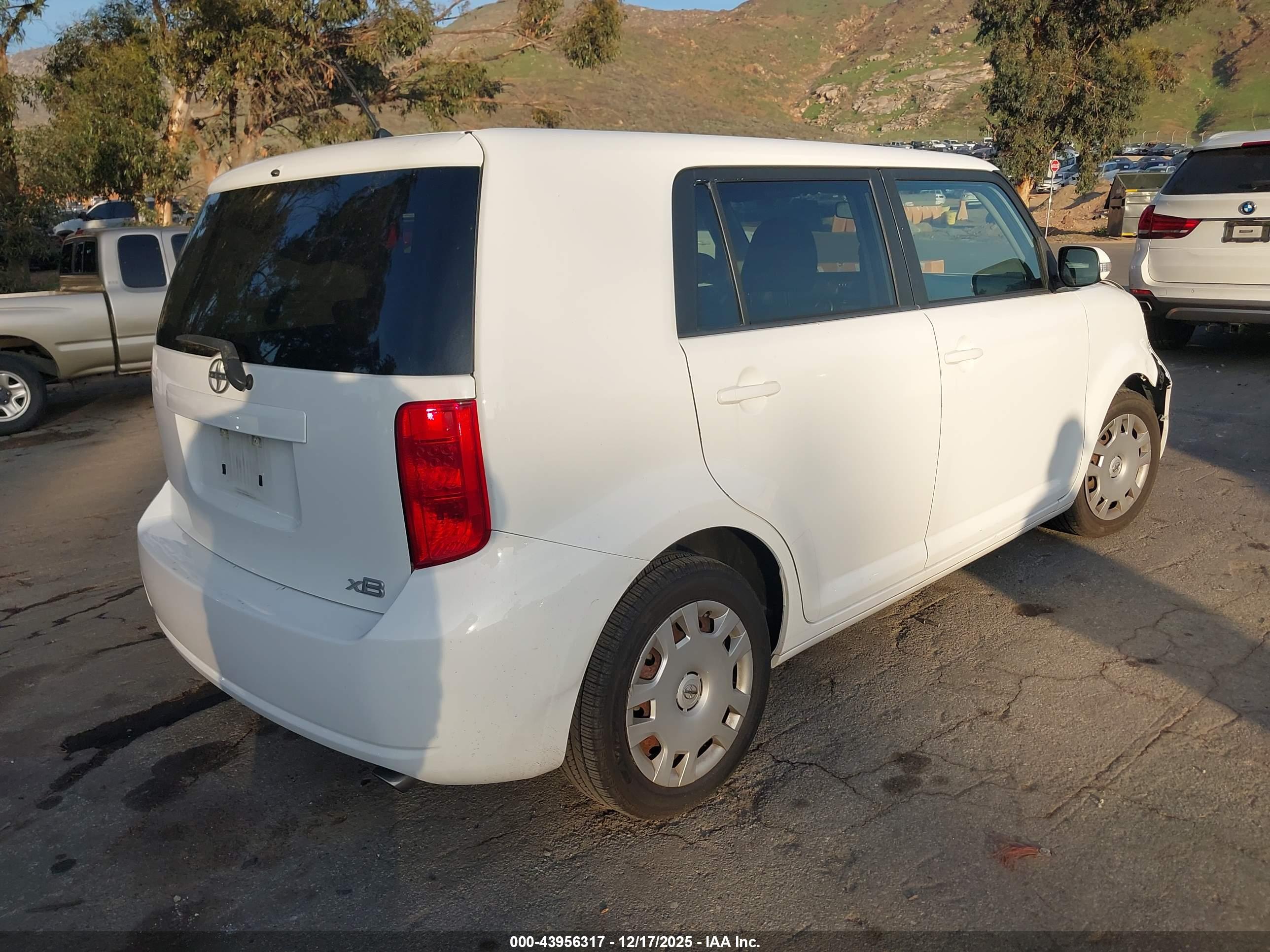 SCION XB image 4