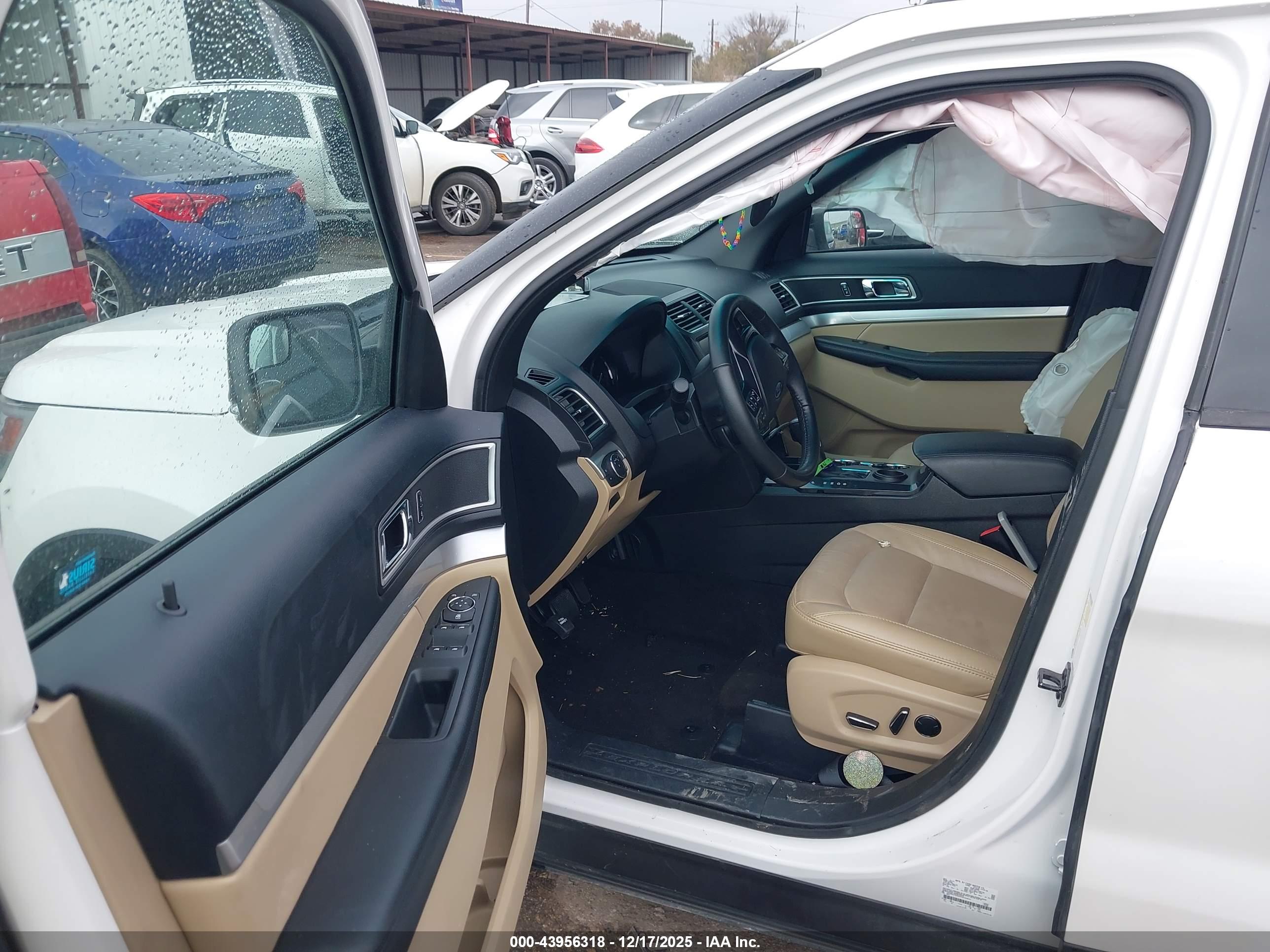 FORD EXPLORER image 5