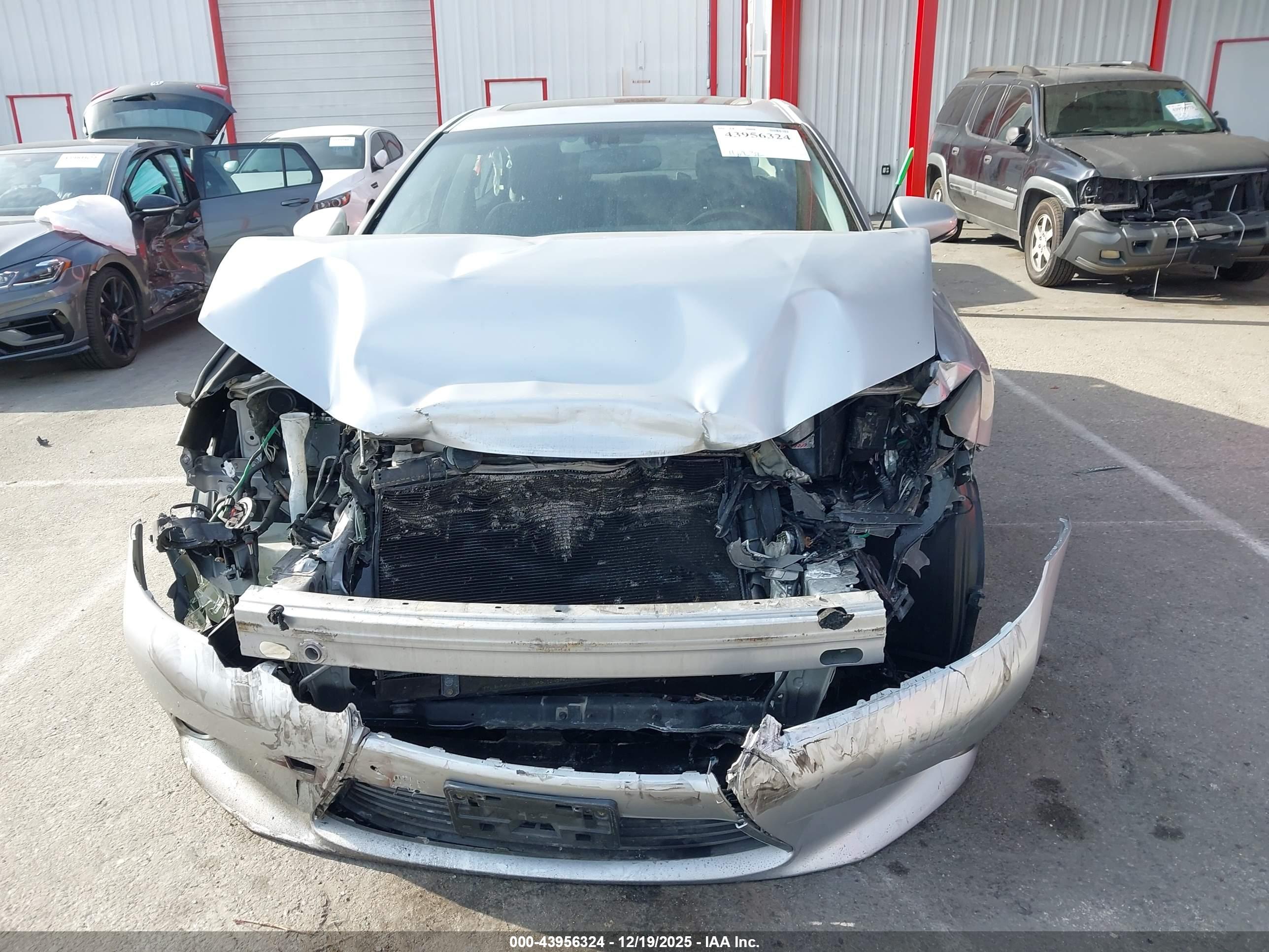LEXUS ES image 6