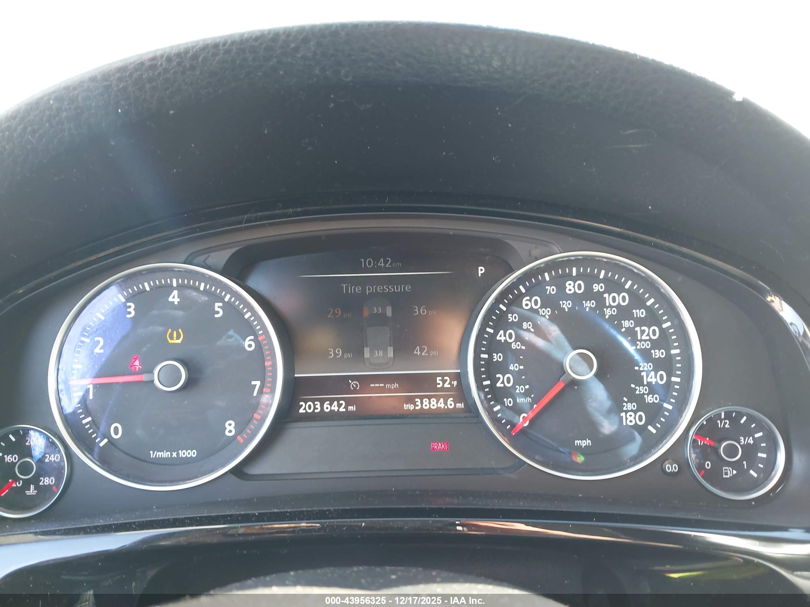 VOLKSWAGEN TOUAREG image 7