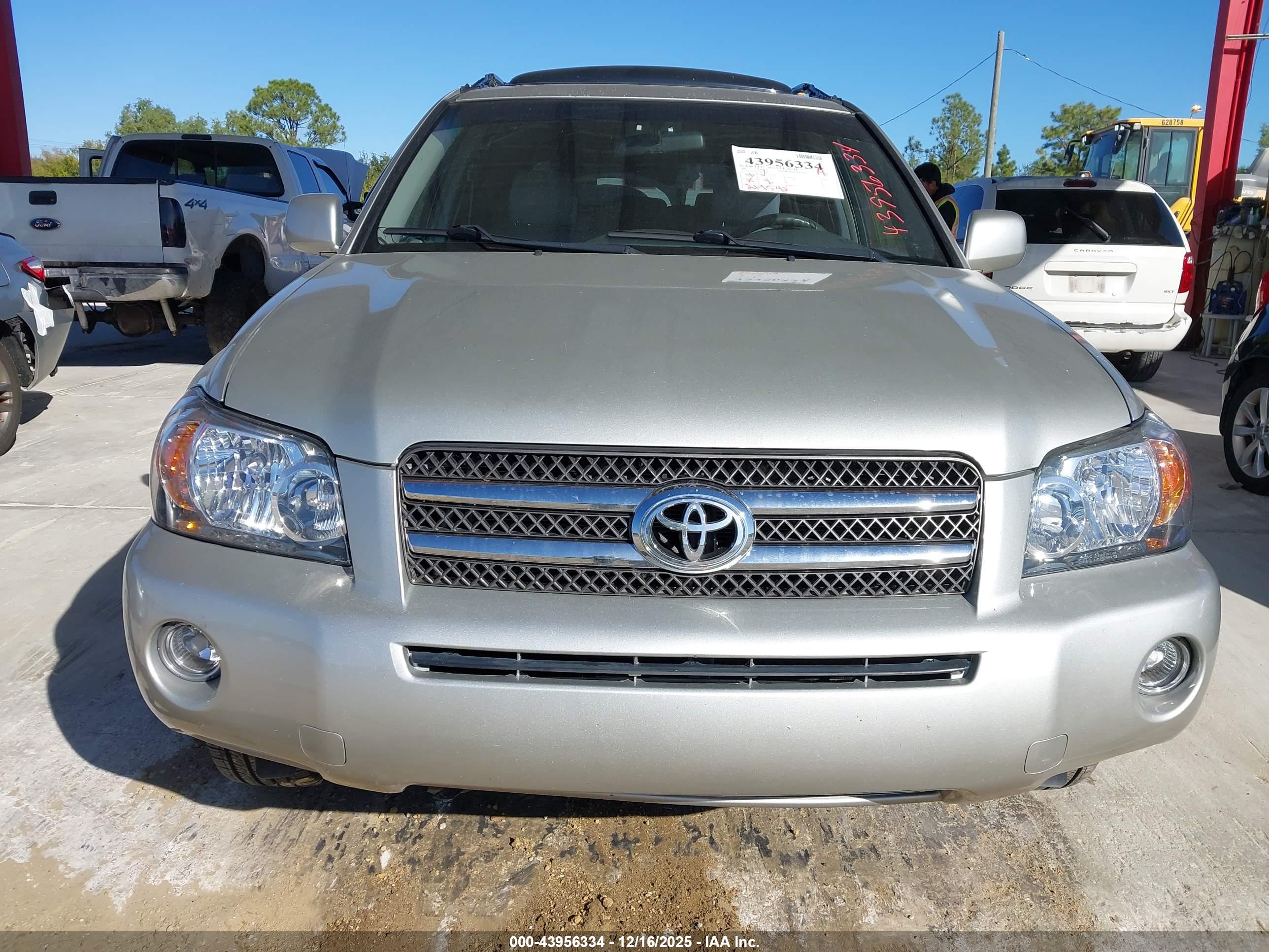 TOYOTA HIGHLANDER image 6