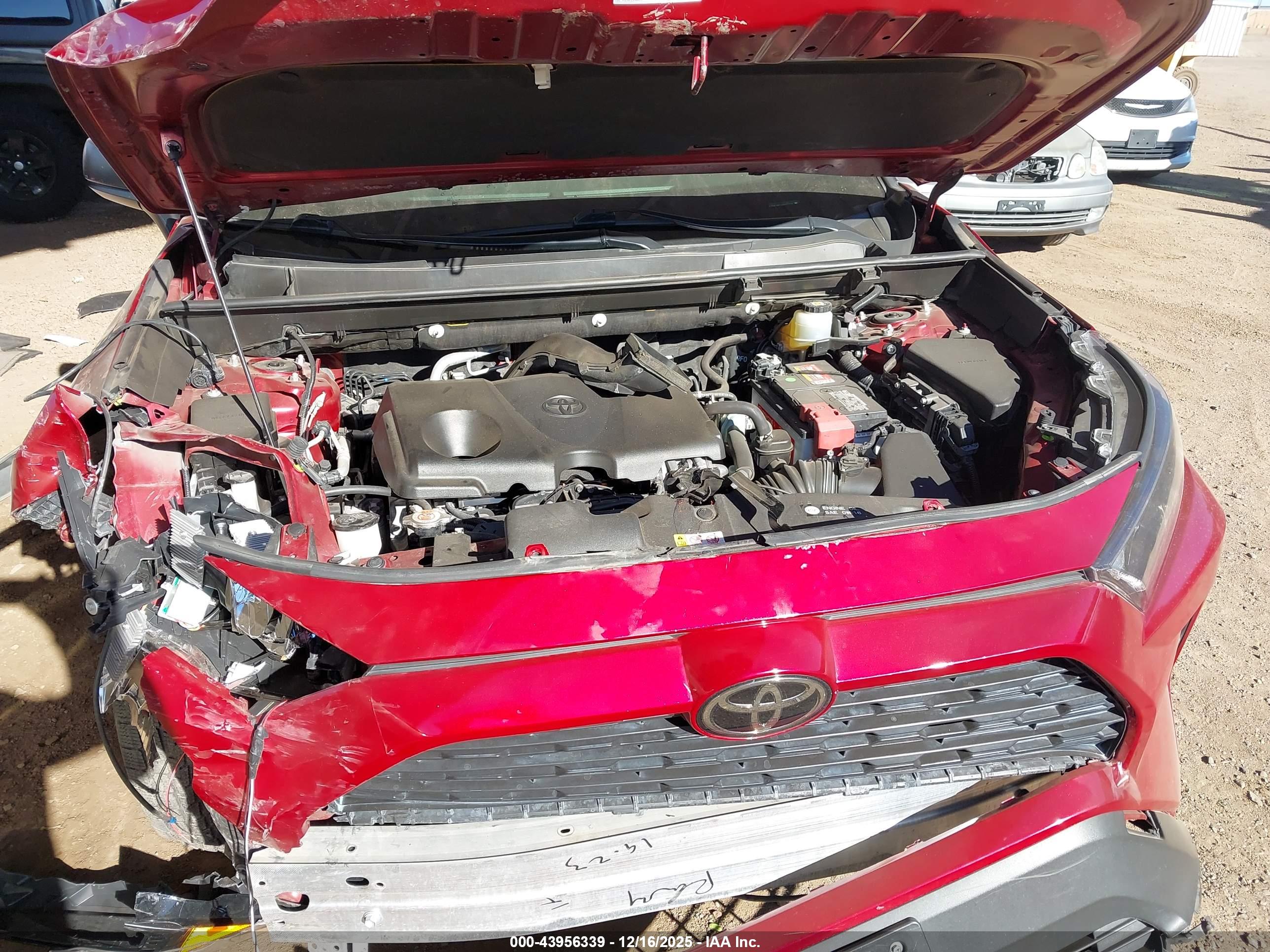 TOYOTA RAV4 image 10