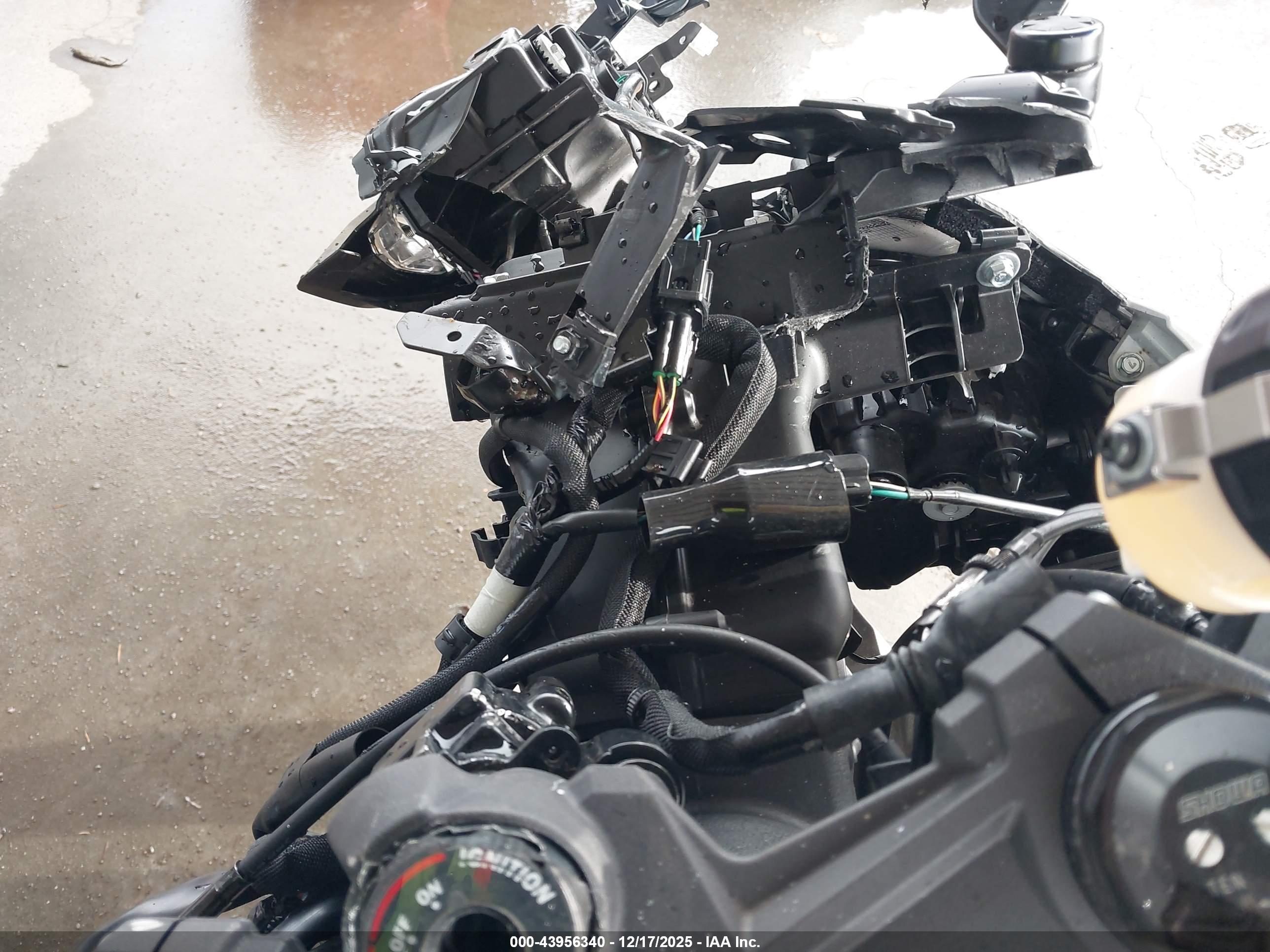 KAWASAKI ZX636 image 7