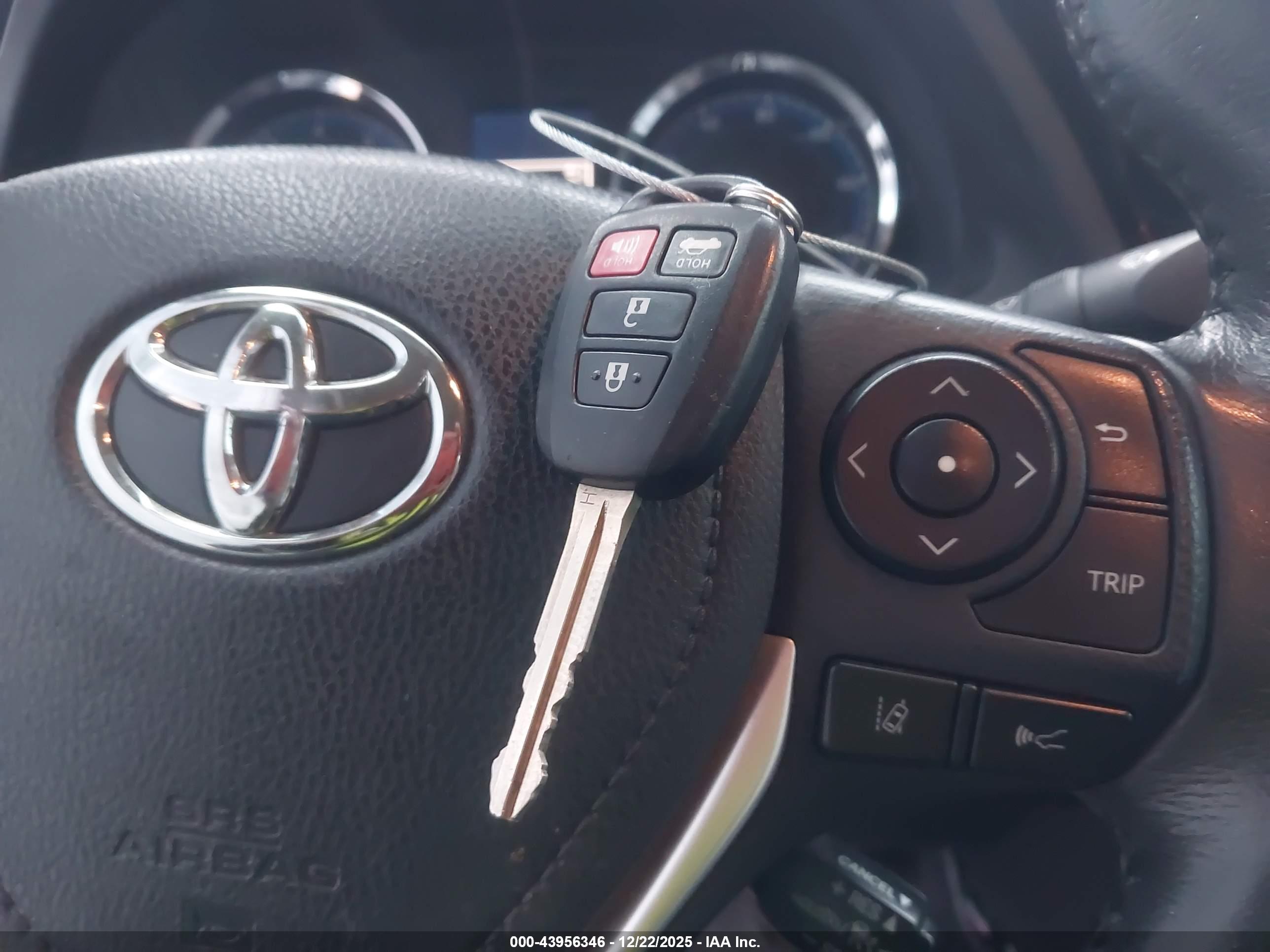 TOYOTA COROLLA image 11