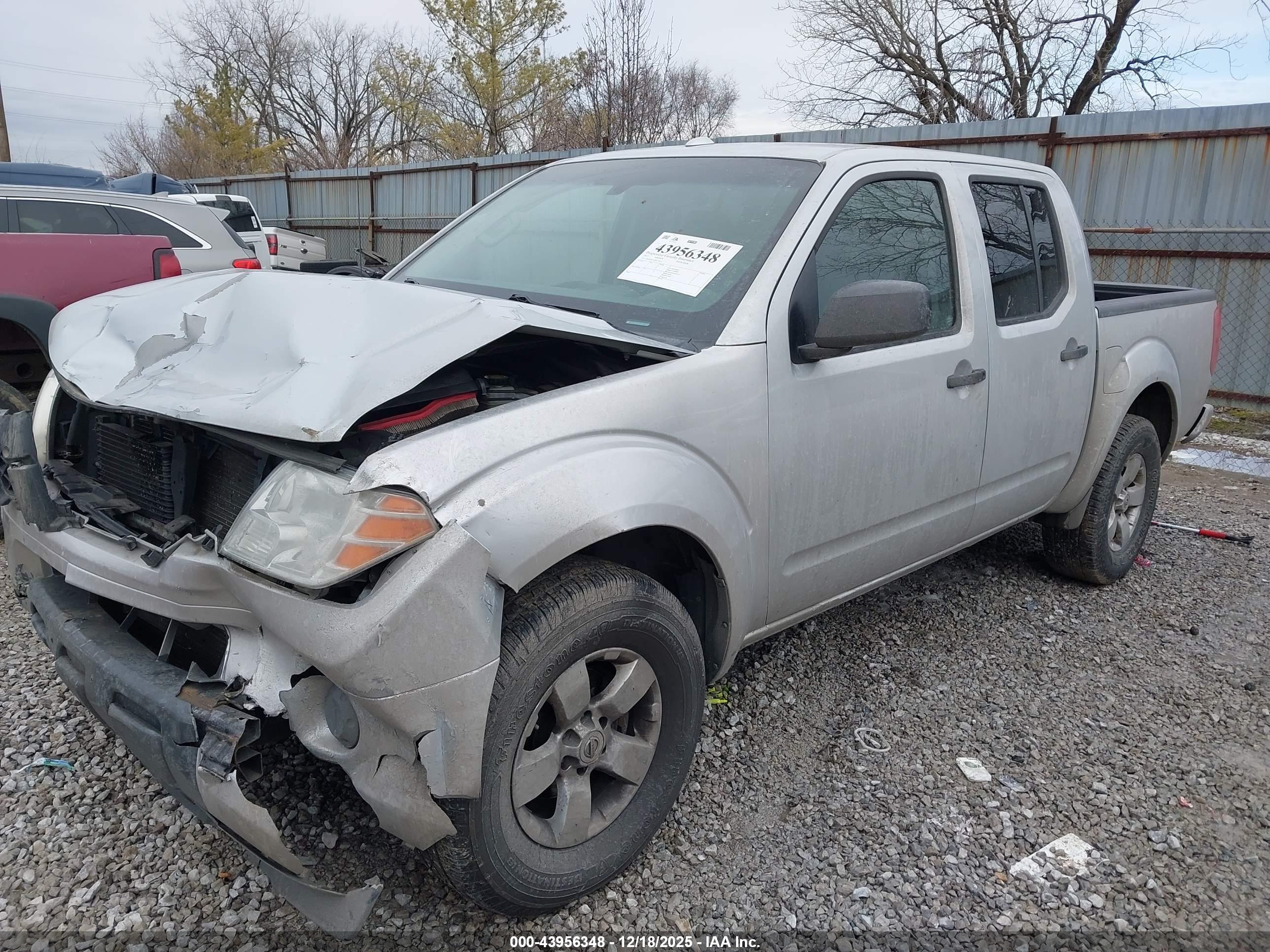 NISSAN FRONTIER image 2