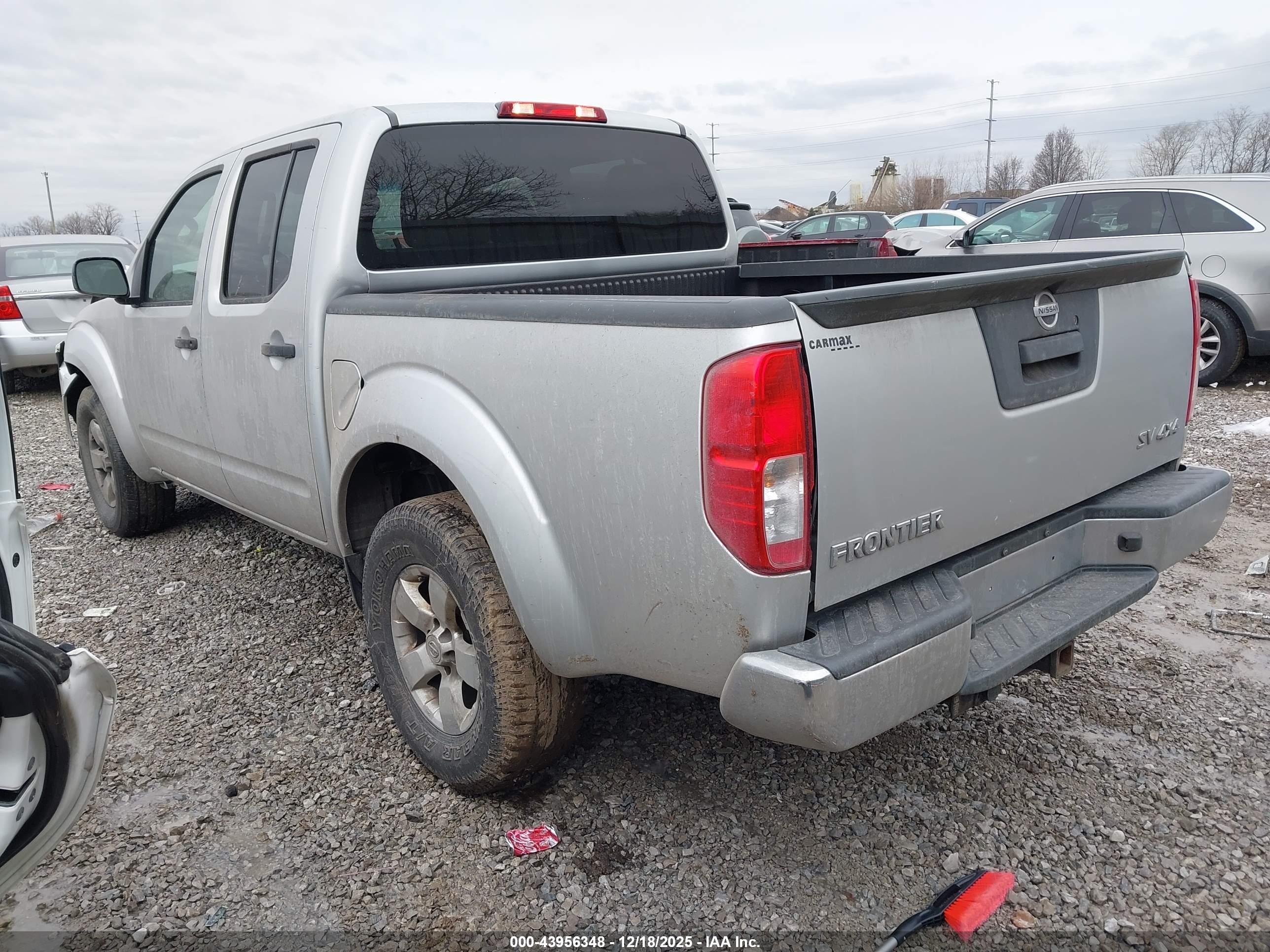 NISSAN FRONTIER image 3