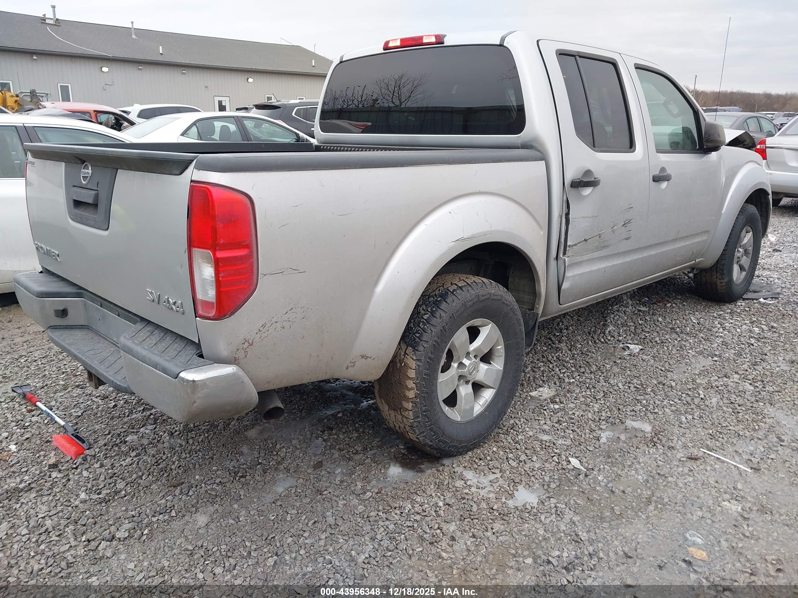 NISSAN FRONTIER image 4