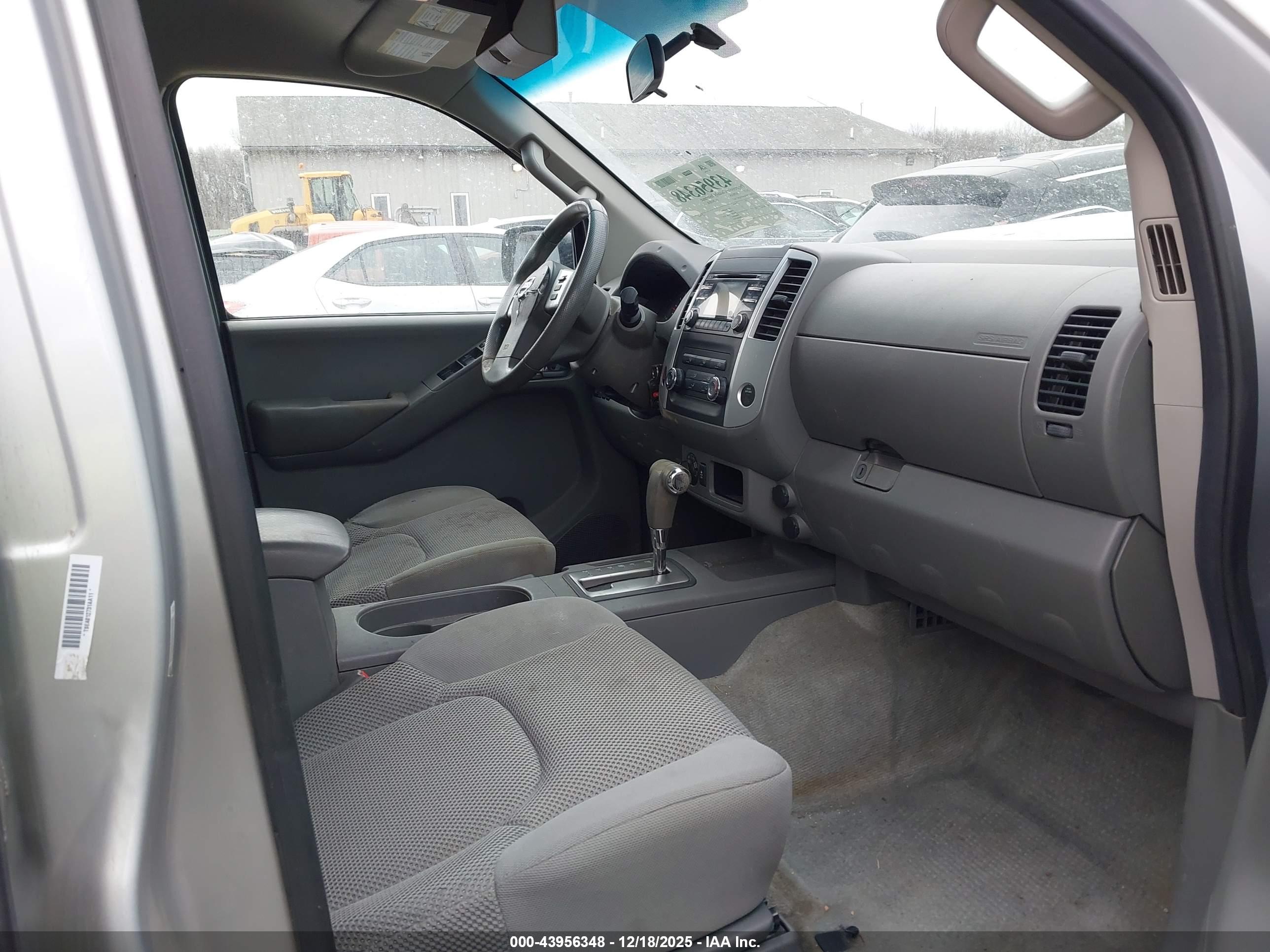 NISSAN FRONTIER image 5