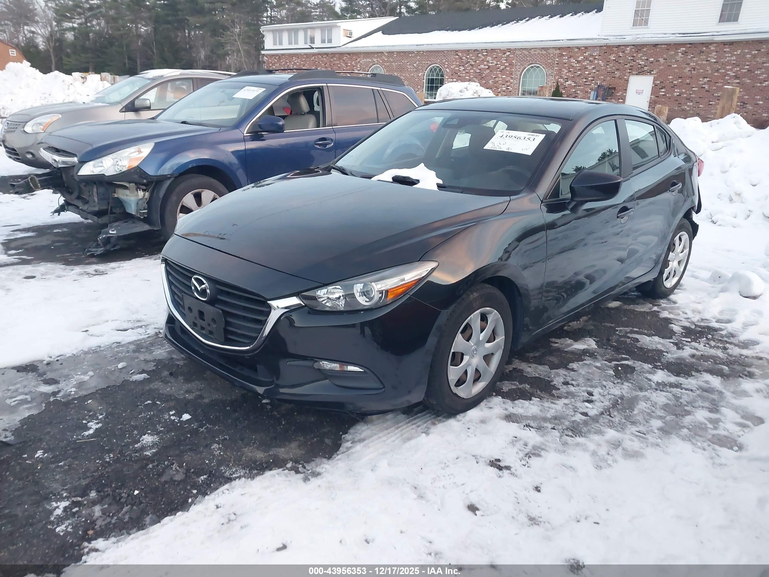 MAZDA MAZDA3 image 2