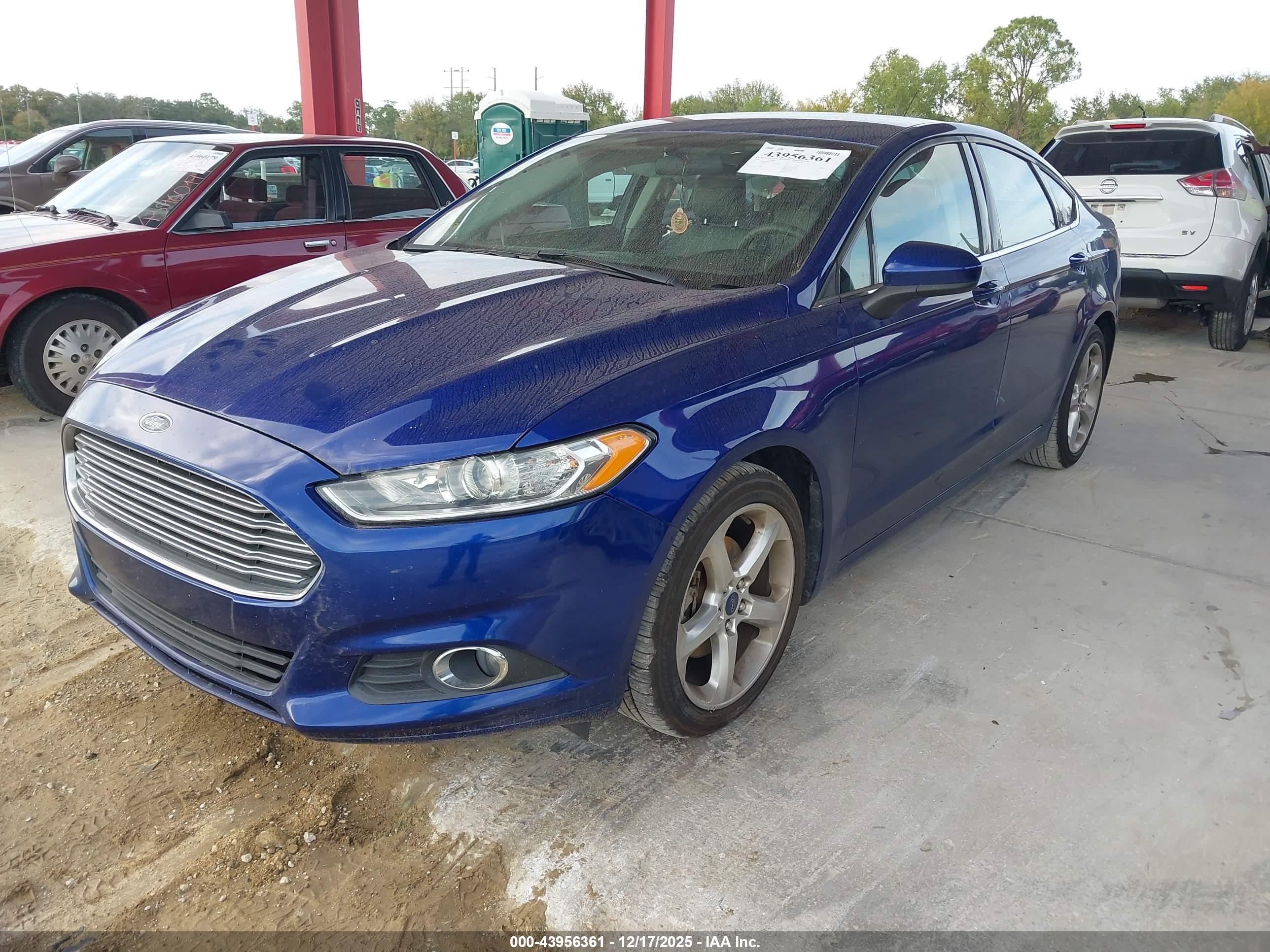 FORD FUSION image 2
