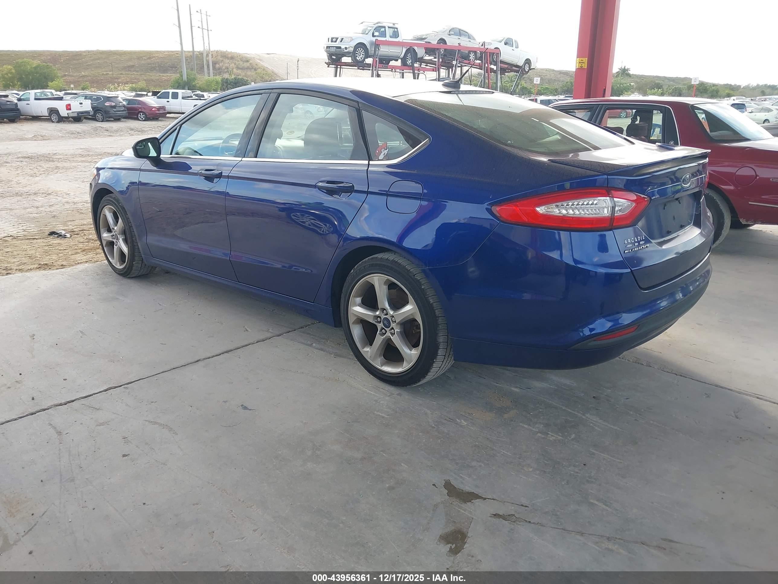 FORD FUSION image 3