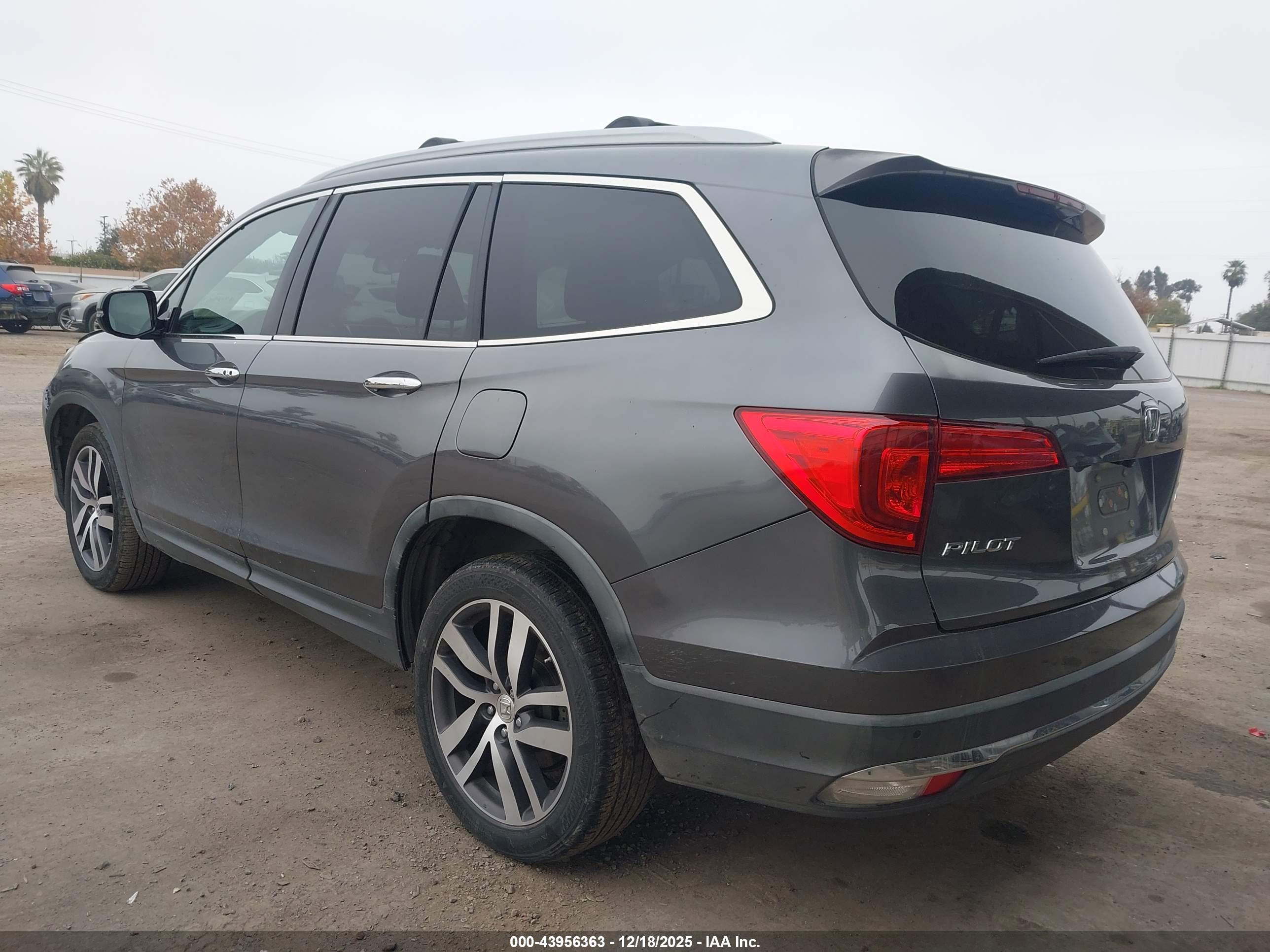 HONDA PILOT image 3