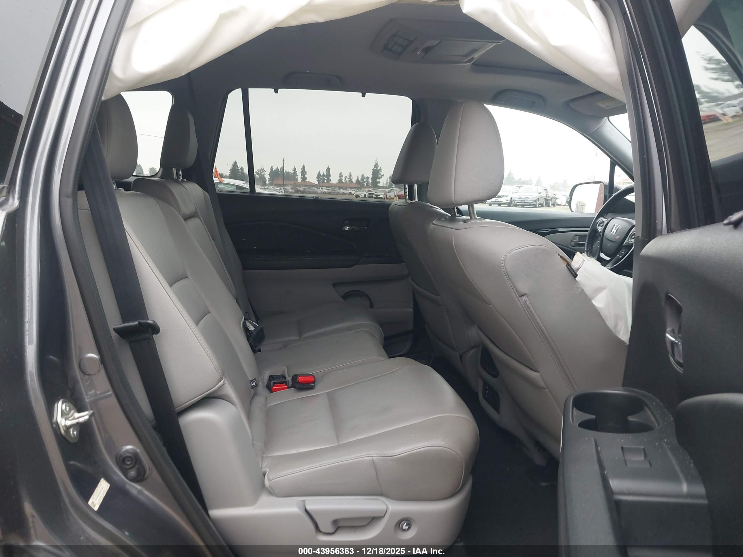 HONDA PILOT image 8