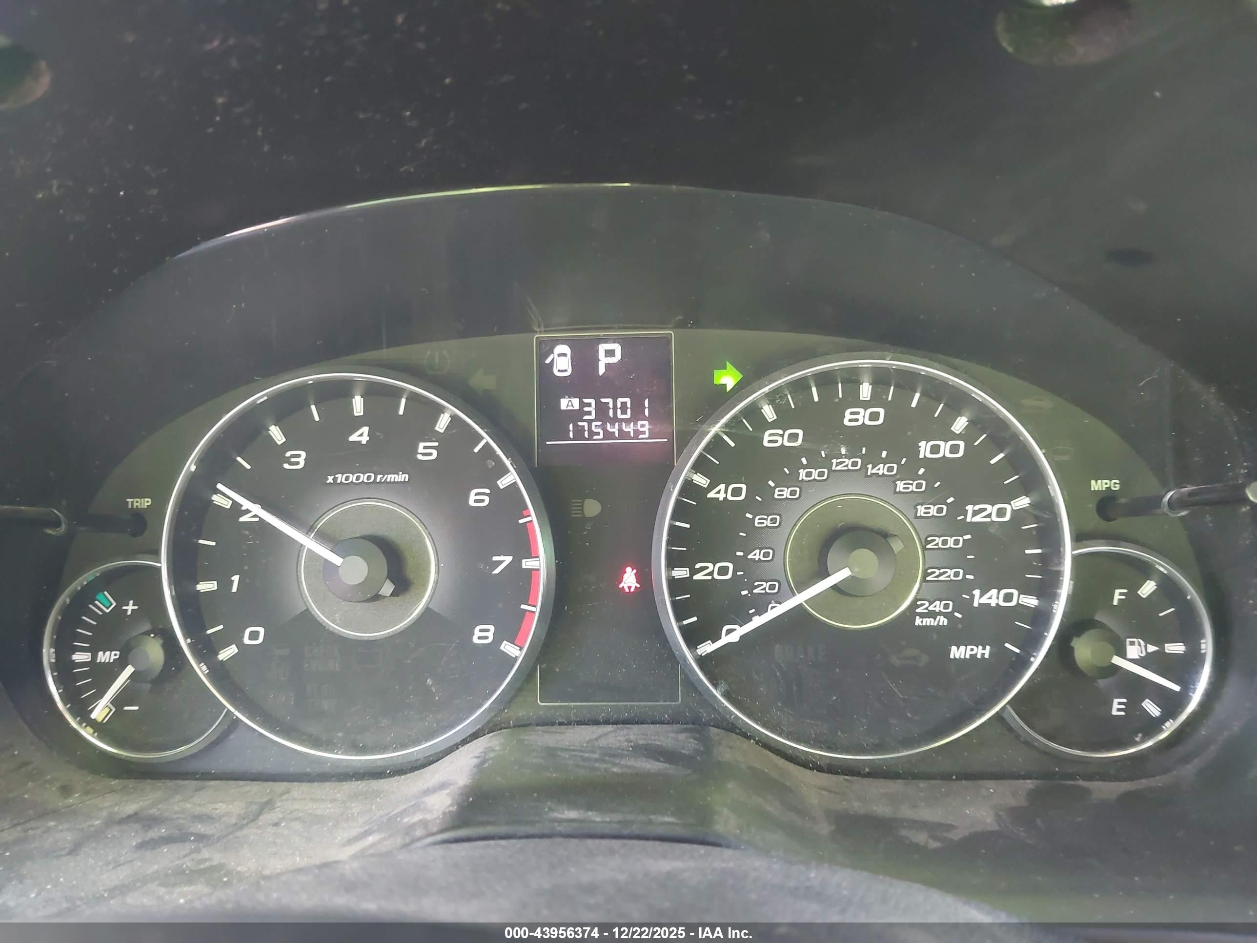 SUBARU OUTBACK image 7