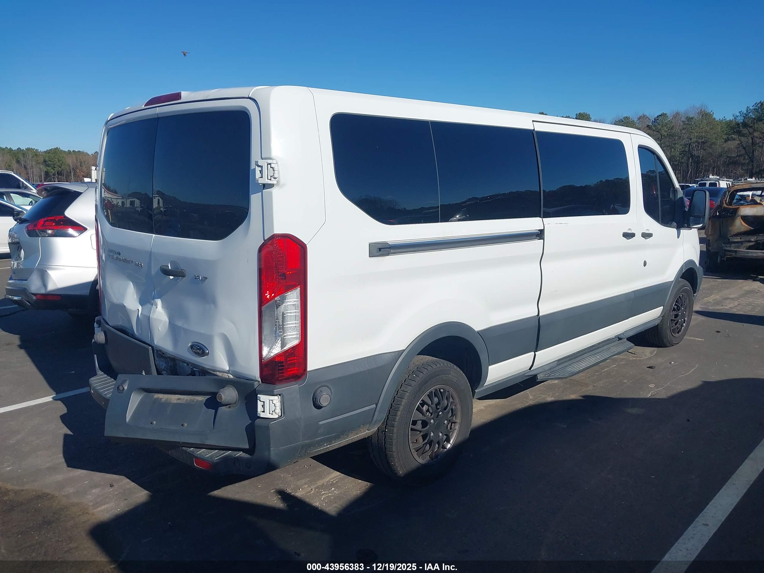 FORD TRANSIT-350 image 4