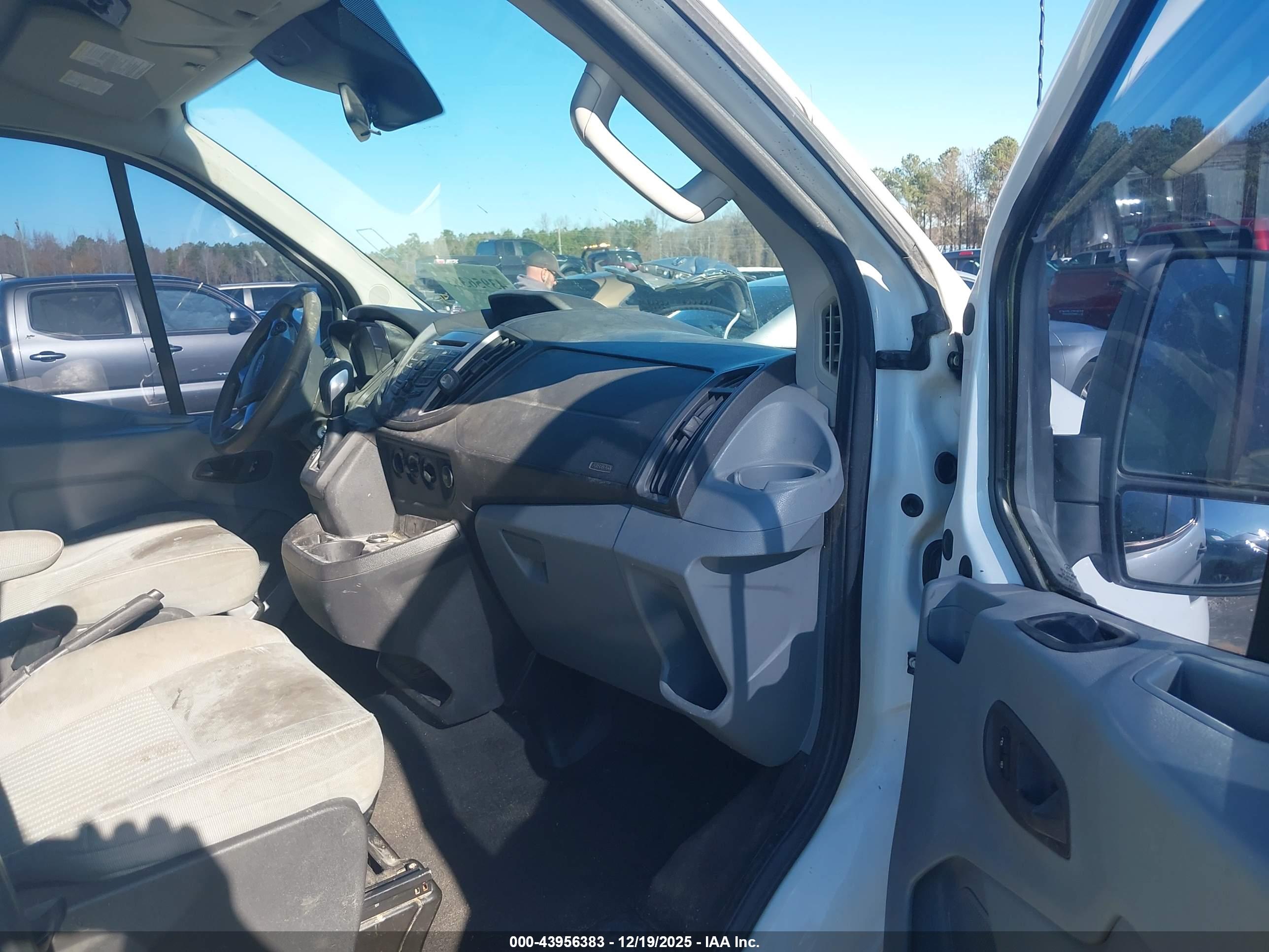 FORD TRANSIT-350 image 5