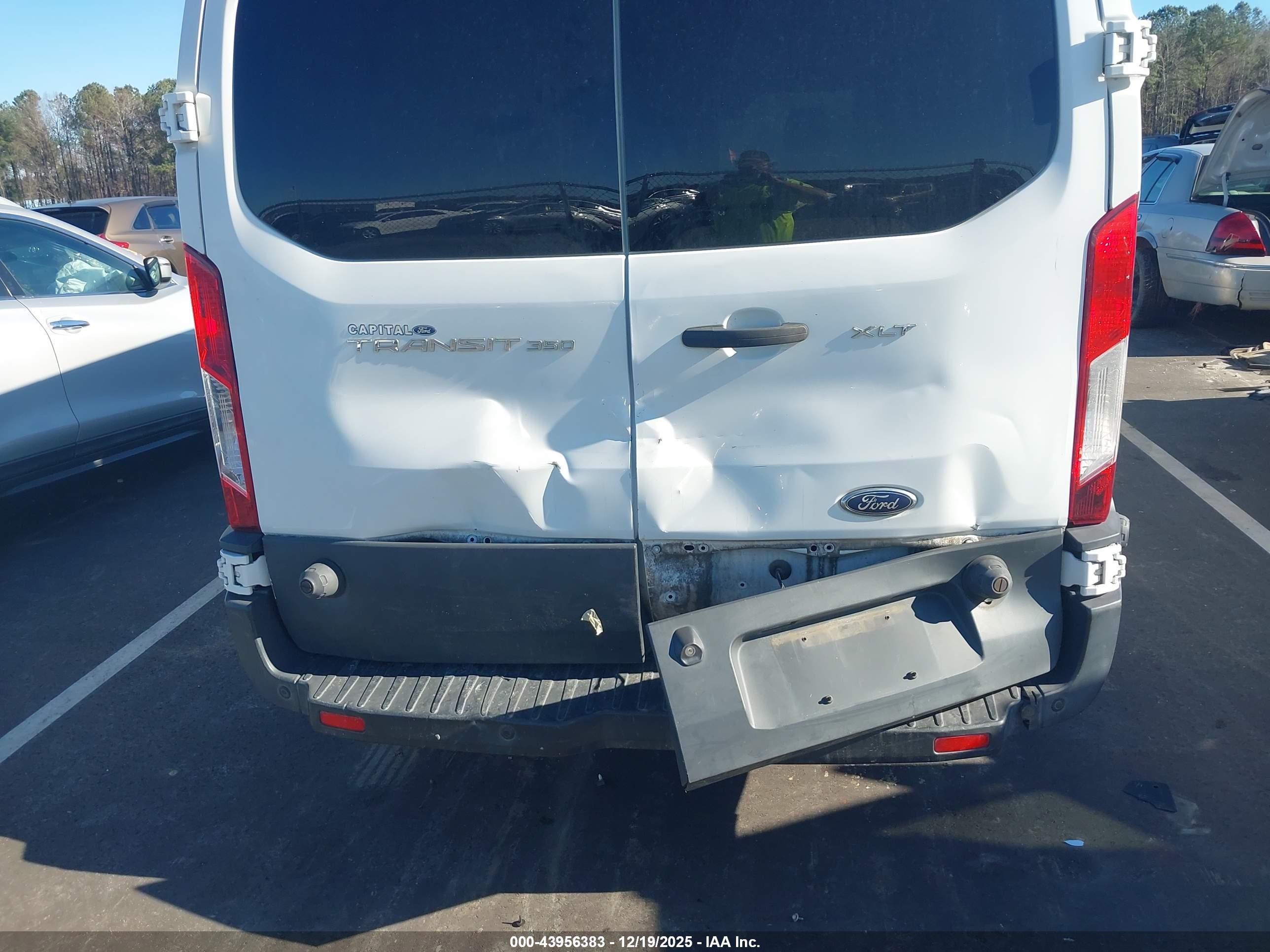 FORD TRANSIT-350 image 6
