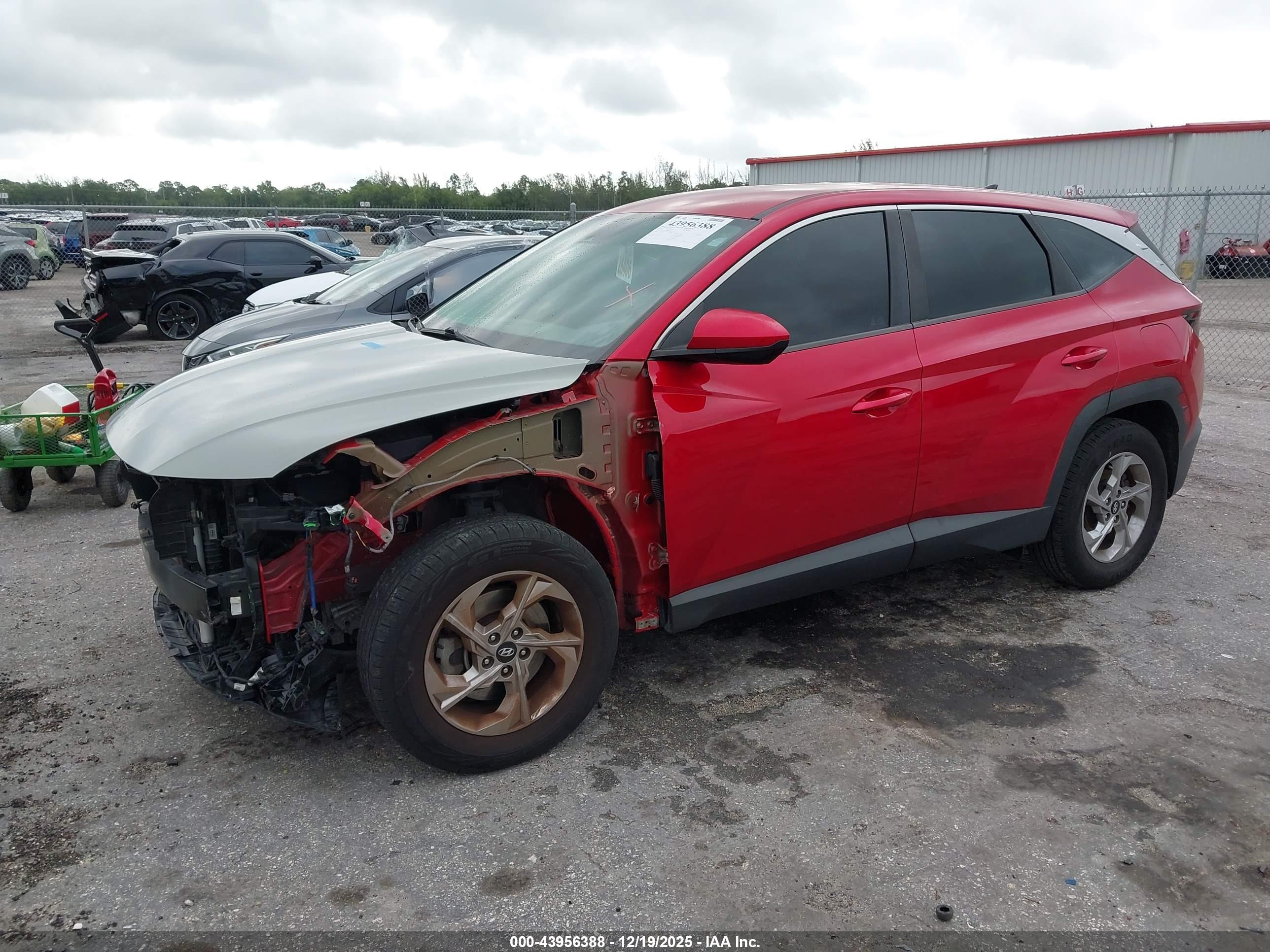 HYUNDAI TUCSON image 2