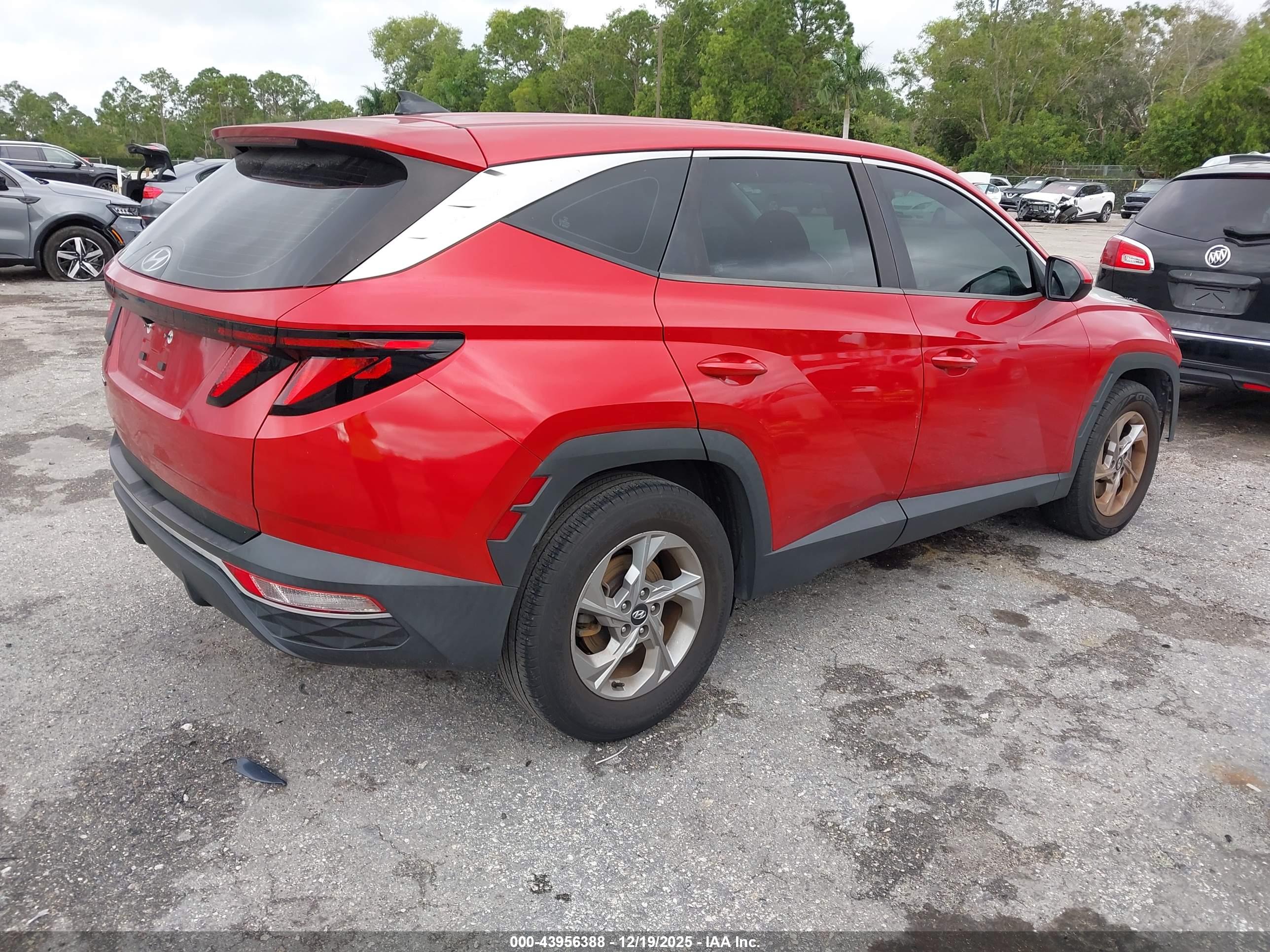 HYUNDAI TUCSON image 4