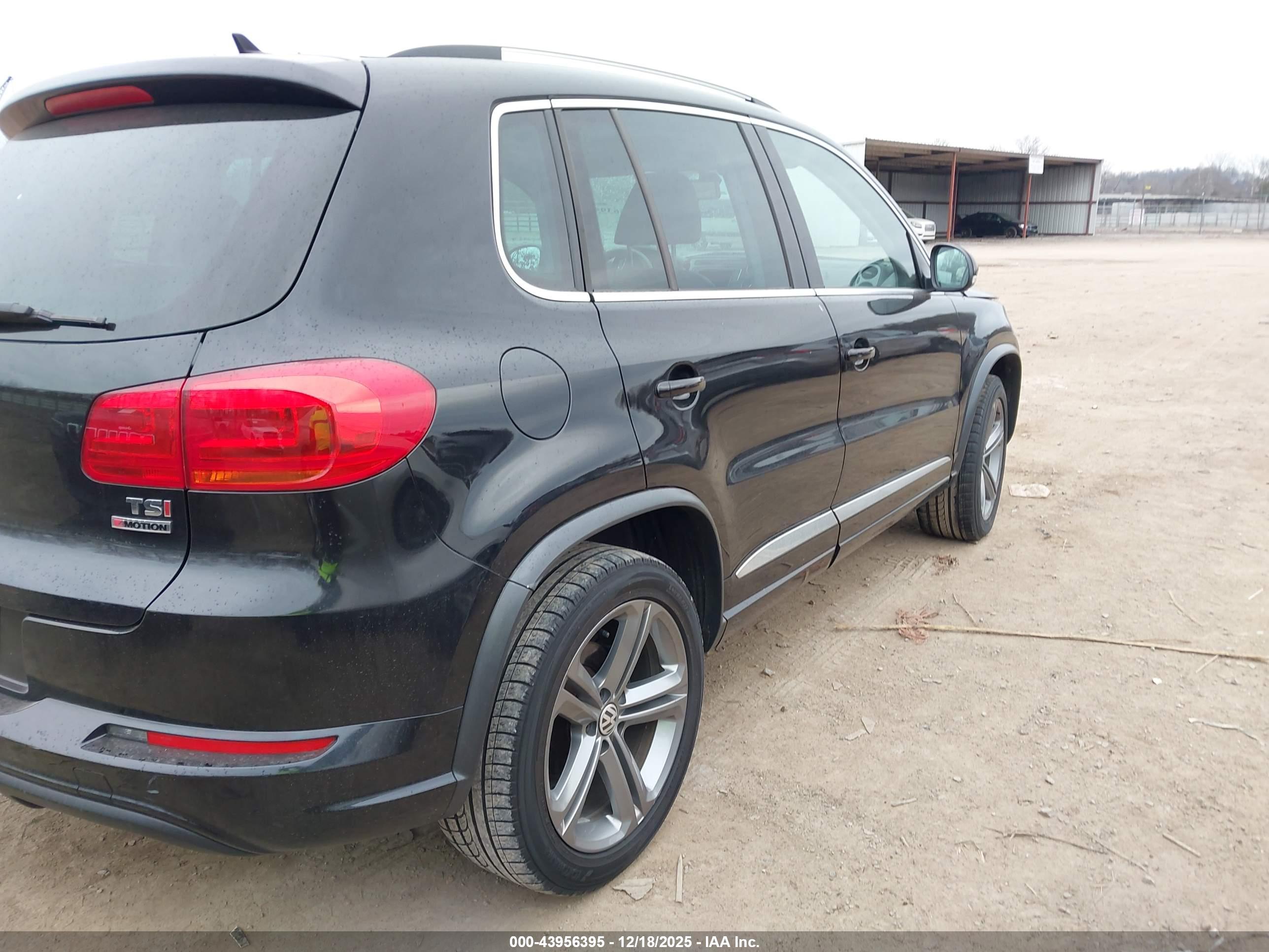 VOLKSWAGEN TIGUAN image 4