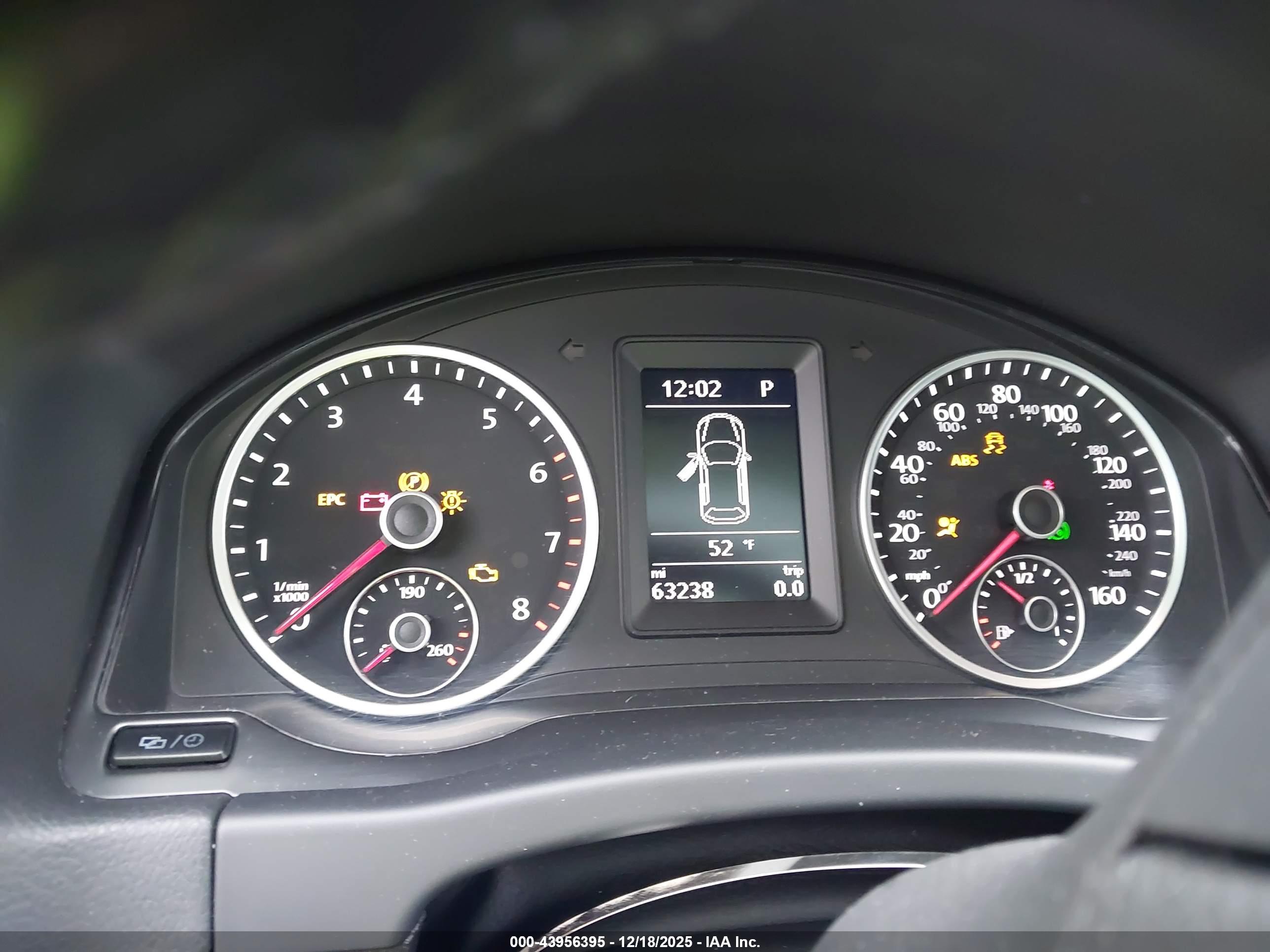 VOLKSWAGEN TIGUAN image 7