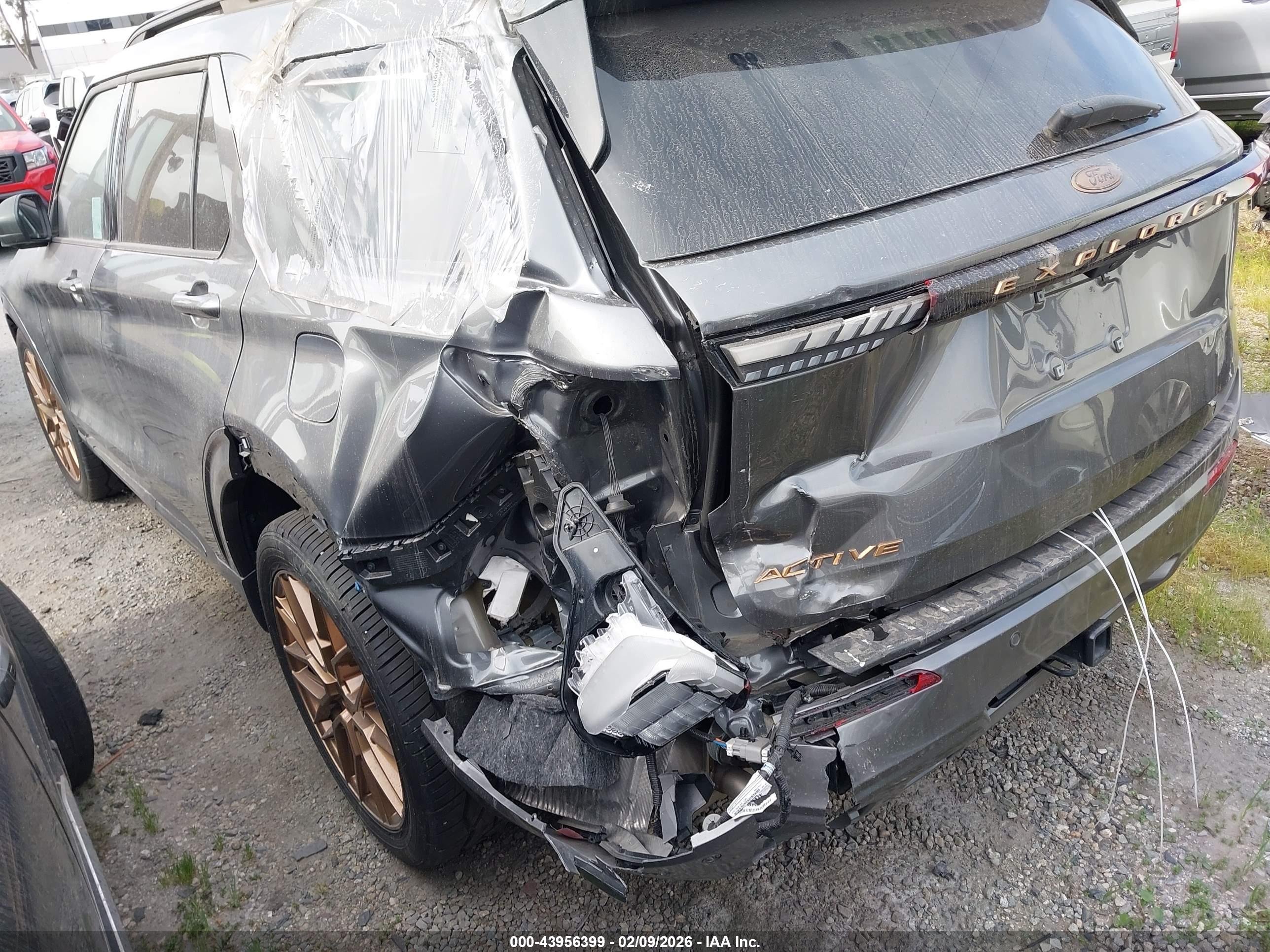 FORD EXPLORER image 3