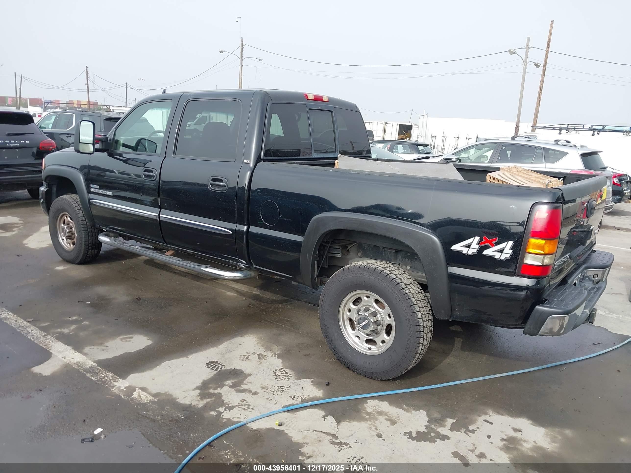GMC SIERRA image 3