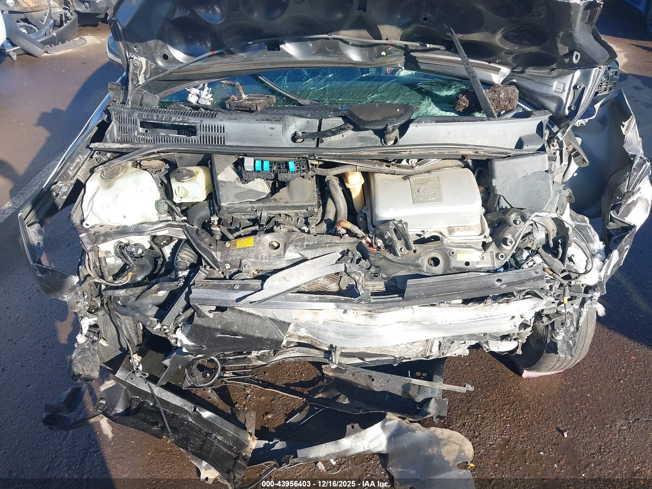 TOYOTA PRIUS image 10