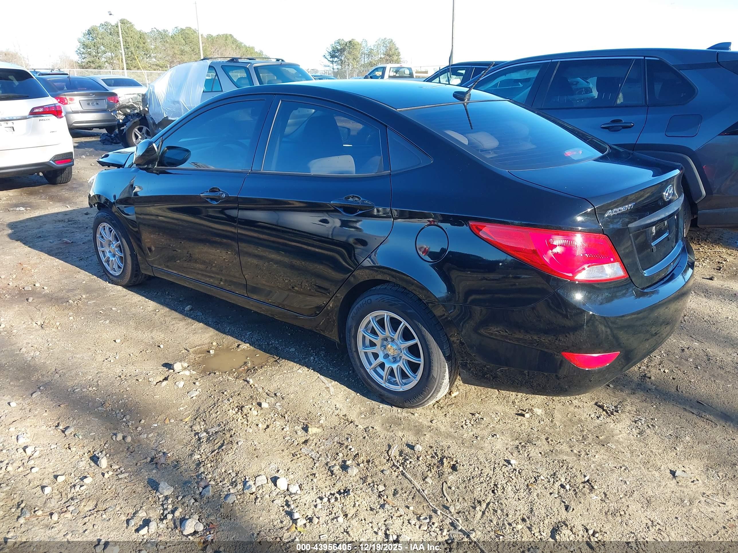 HYUNDAI ACCENT image 3