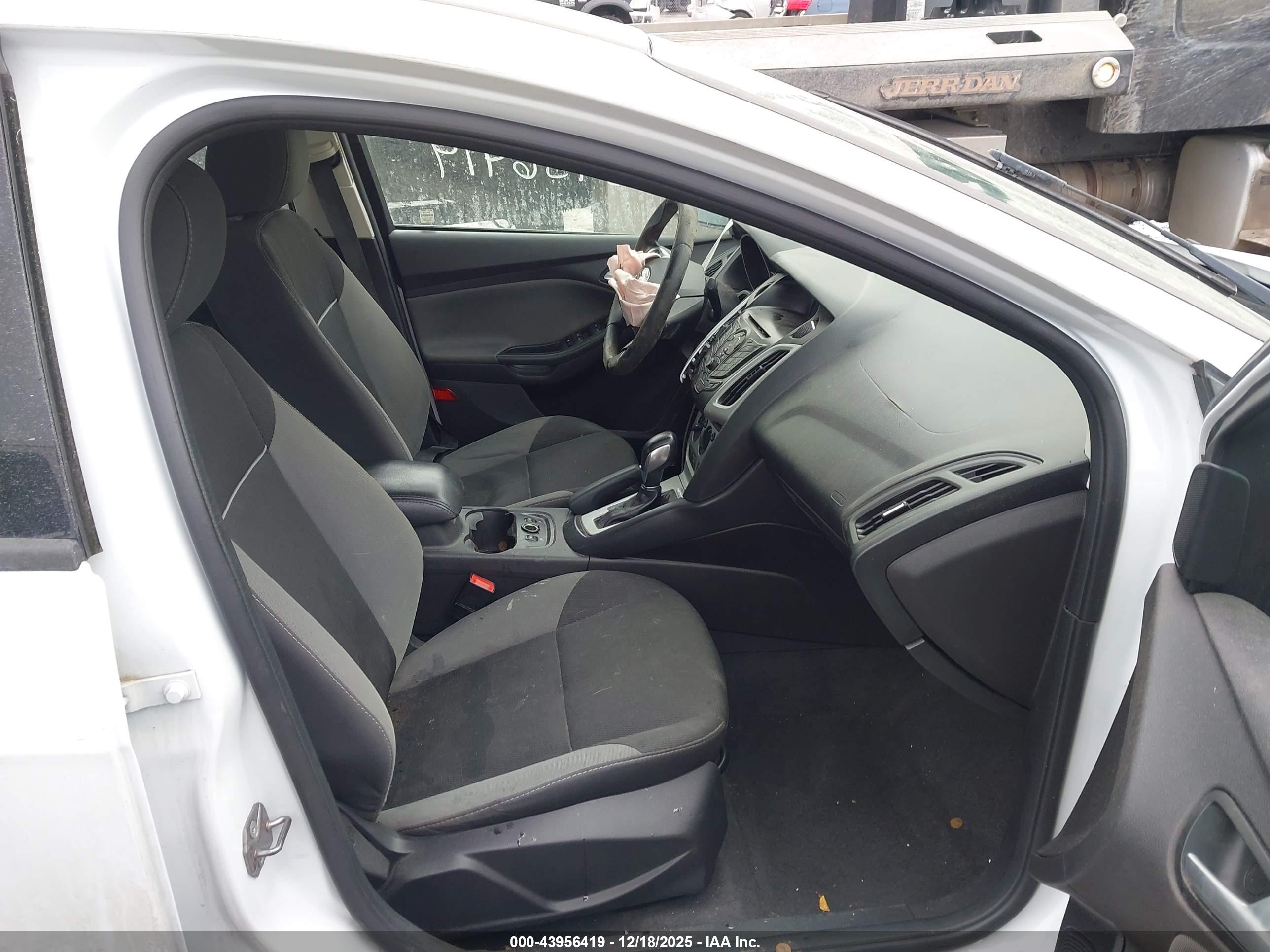 FORD FOCUS image 5