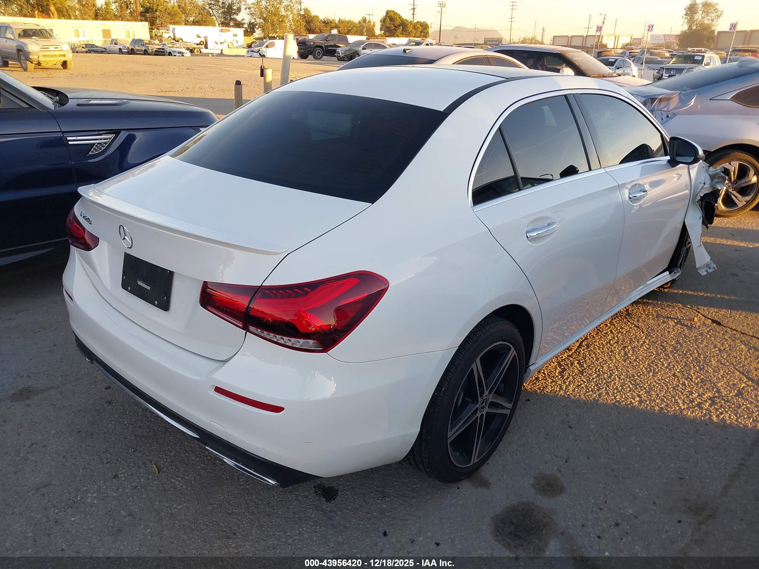 MERCEDES-BENZ A image 4