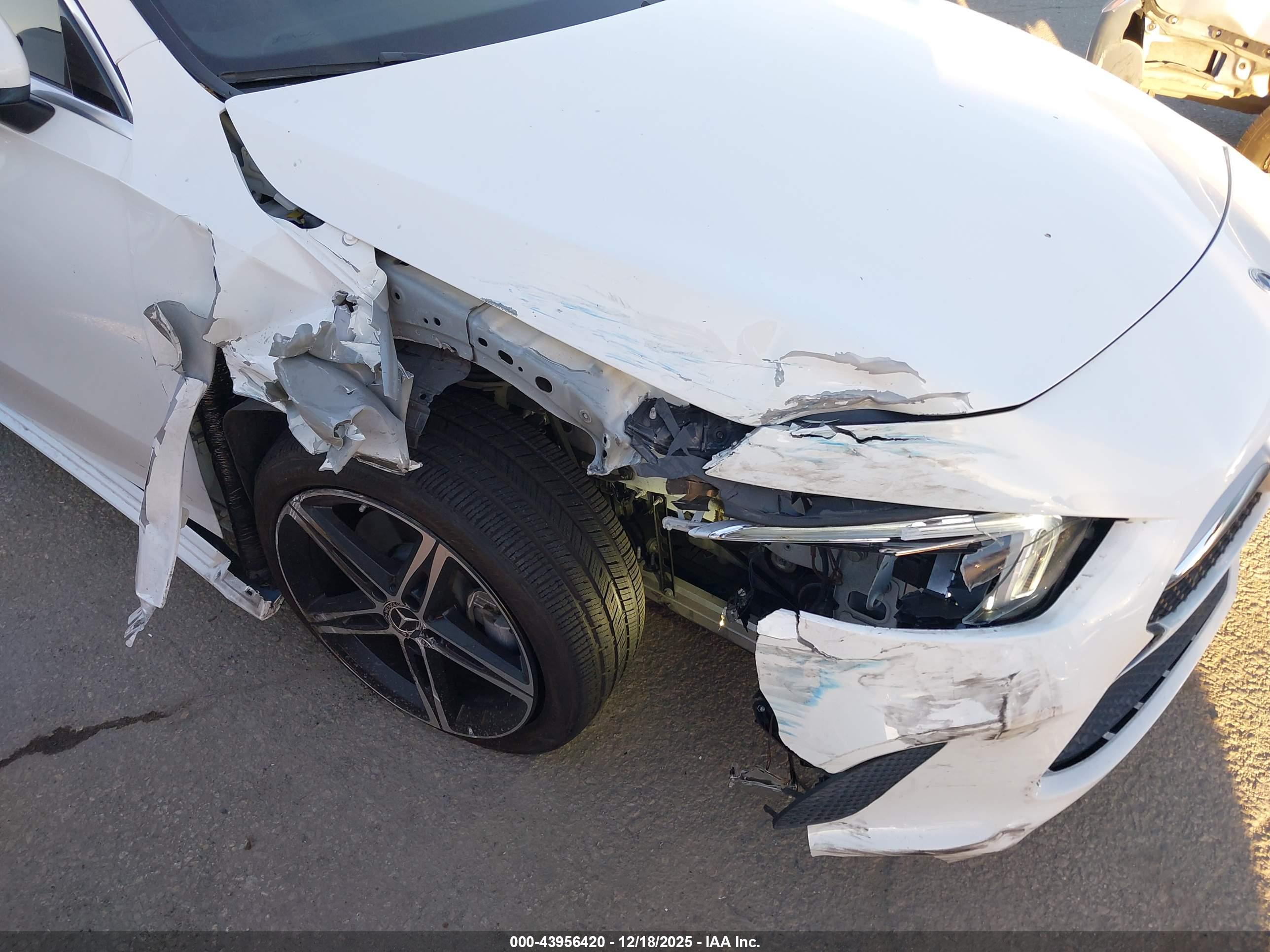 MERCEDES-BENZ A image 6