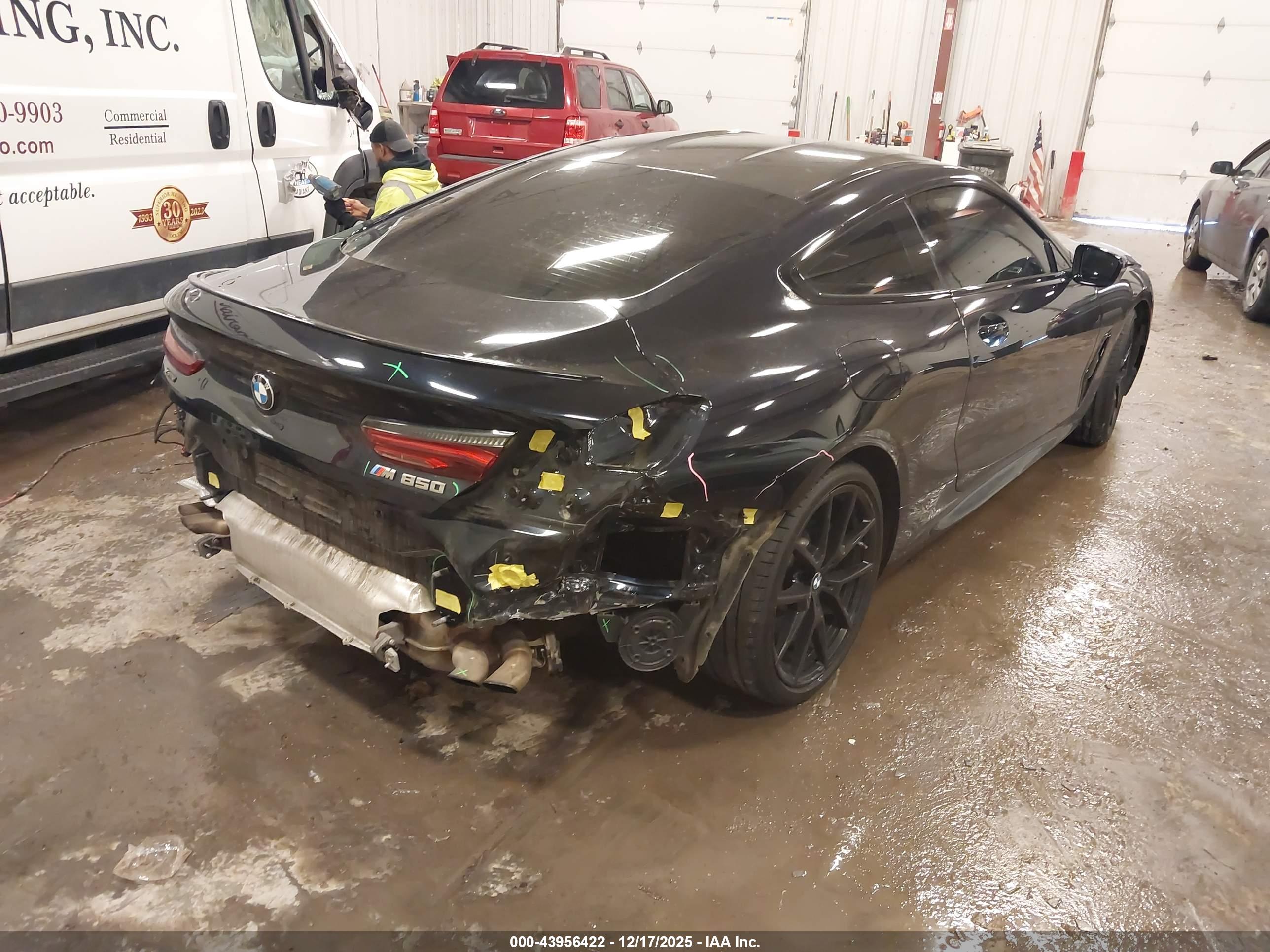 BMW M850I image 4