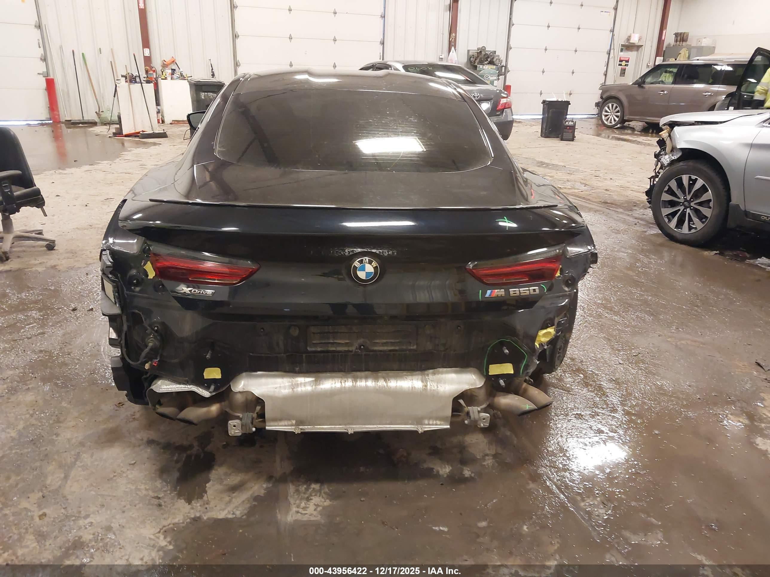 BMW M850I image 6