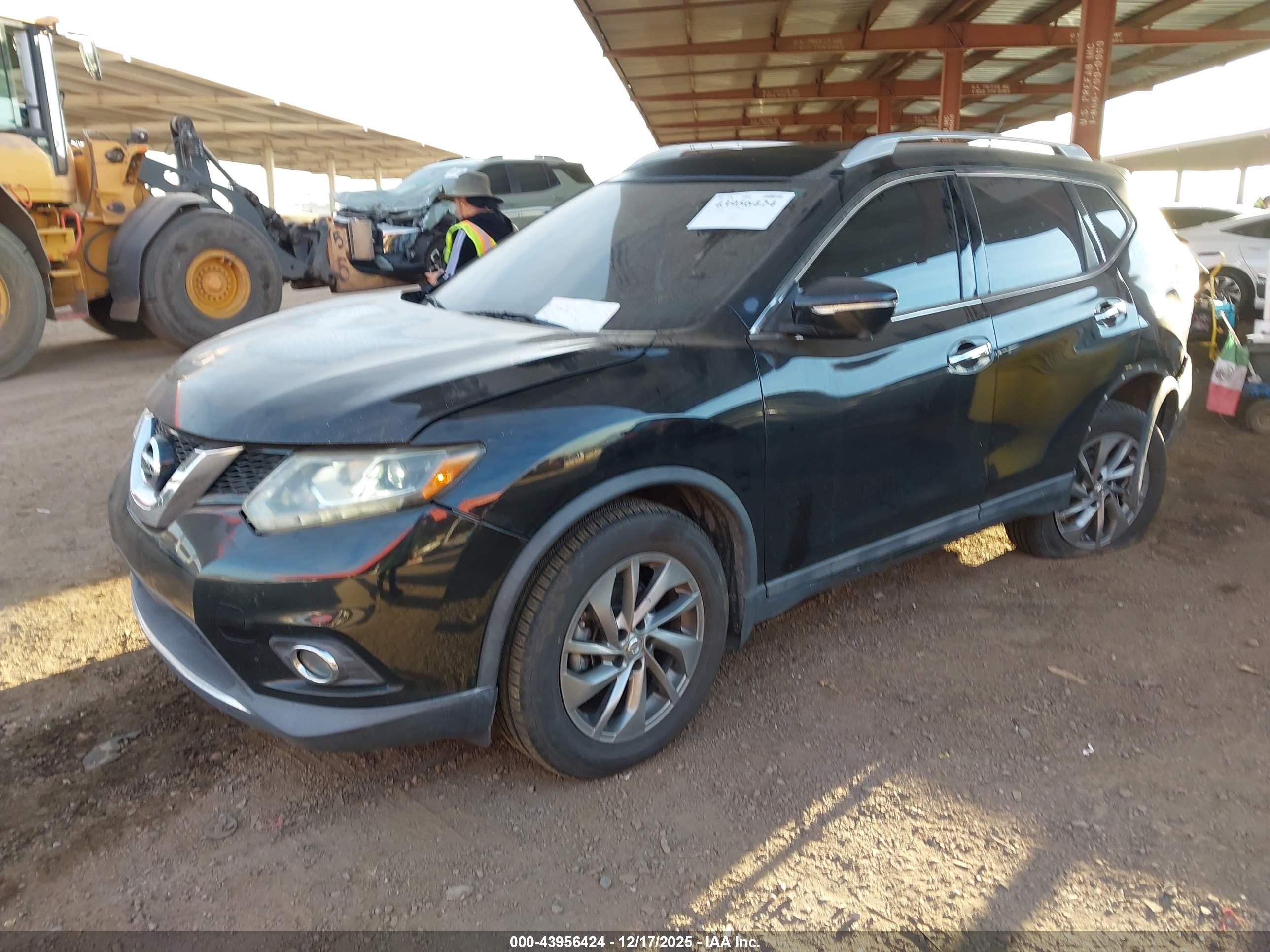NISSAN ROGUE image 2