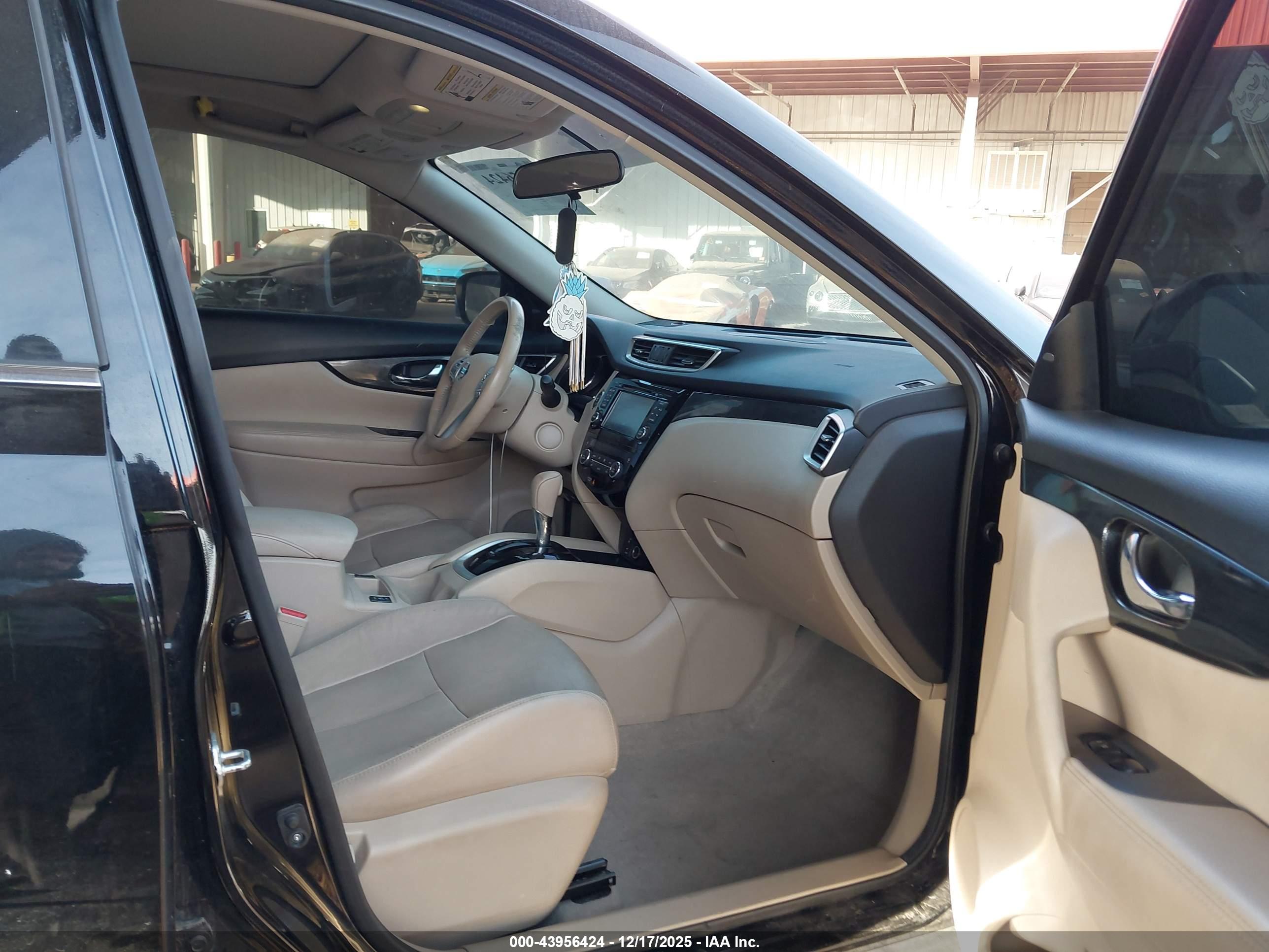 NISSAN ROGUE image 5