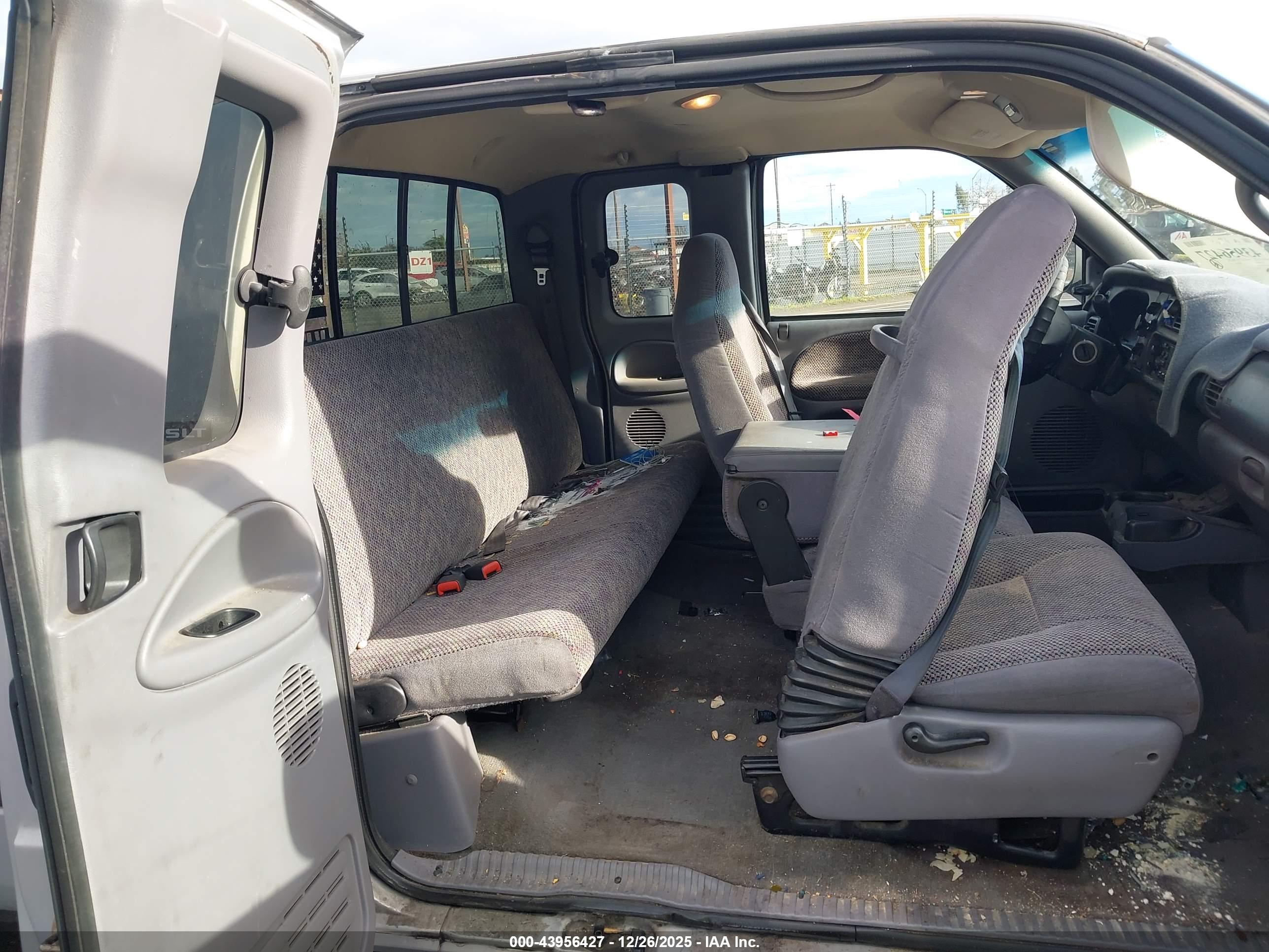 DODGE RAM image 8
