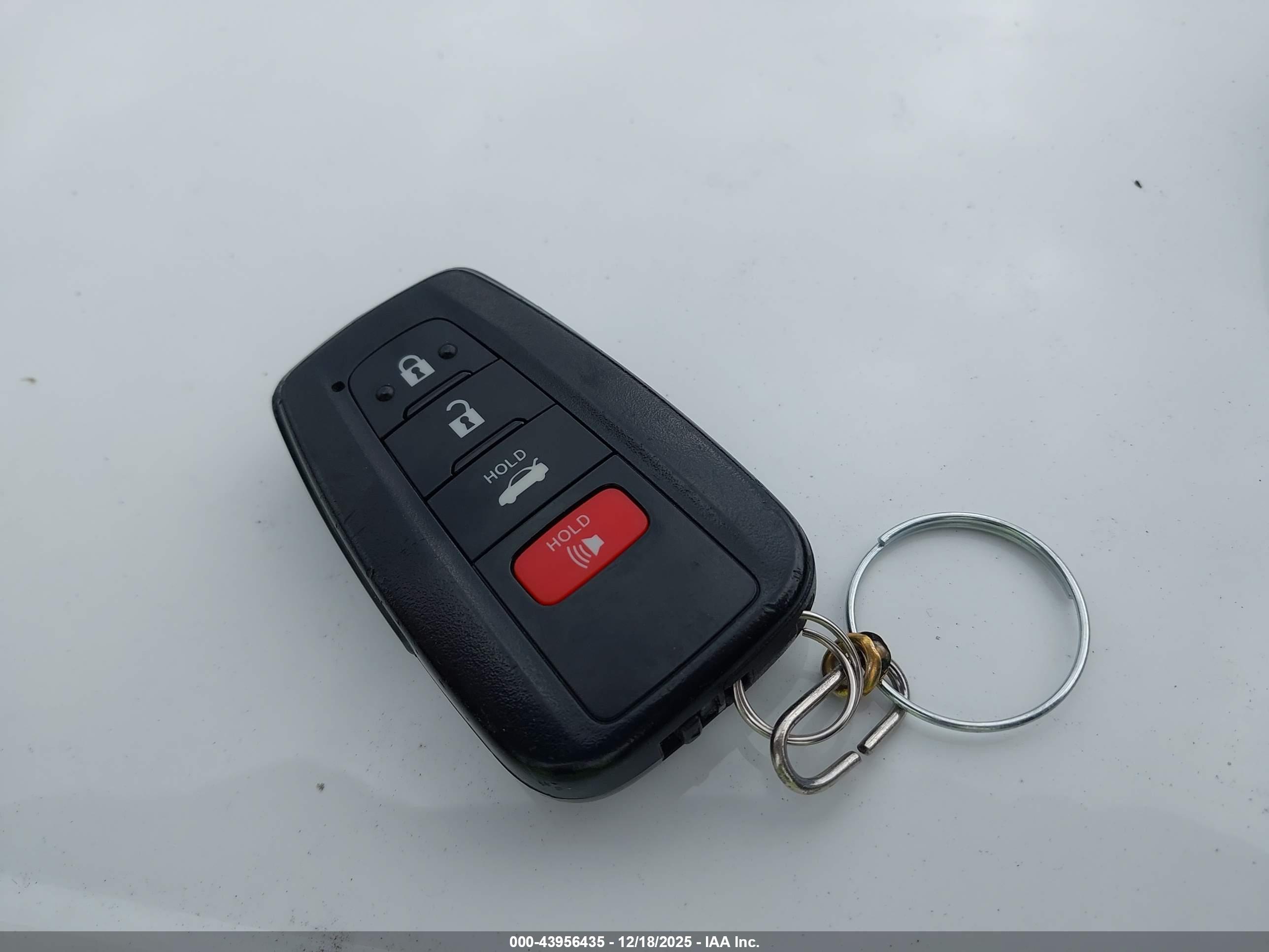 TOYOTA CAMRY image 11