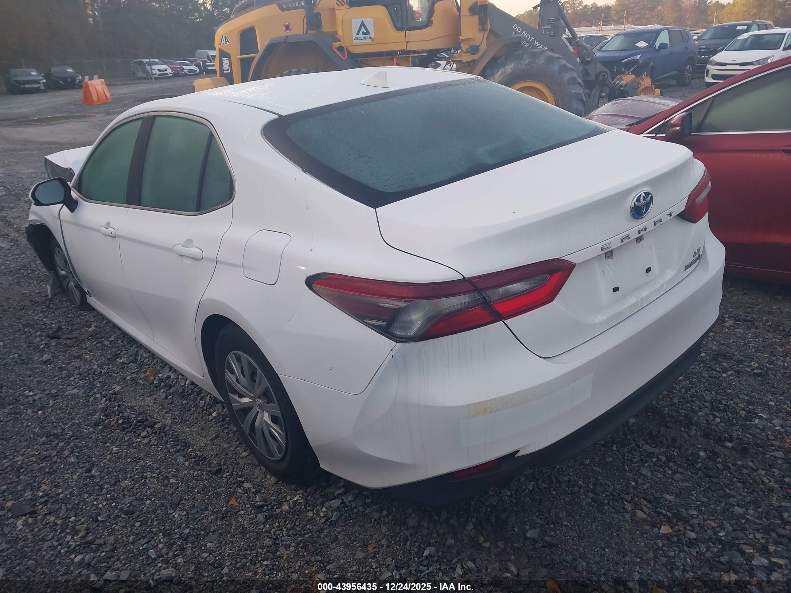 TOYOTA CAMRY image 3