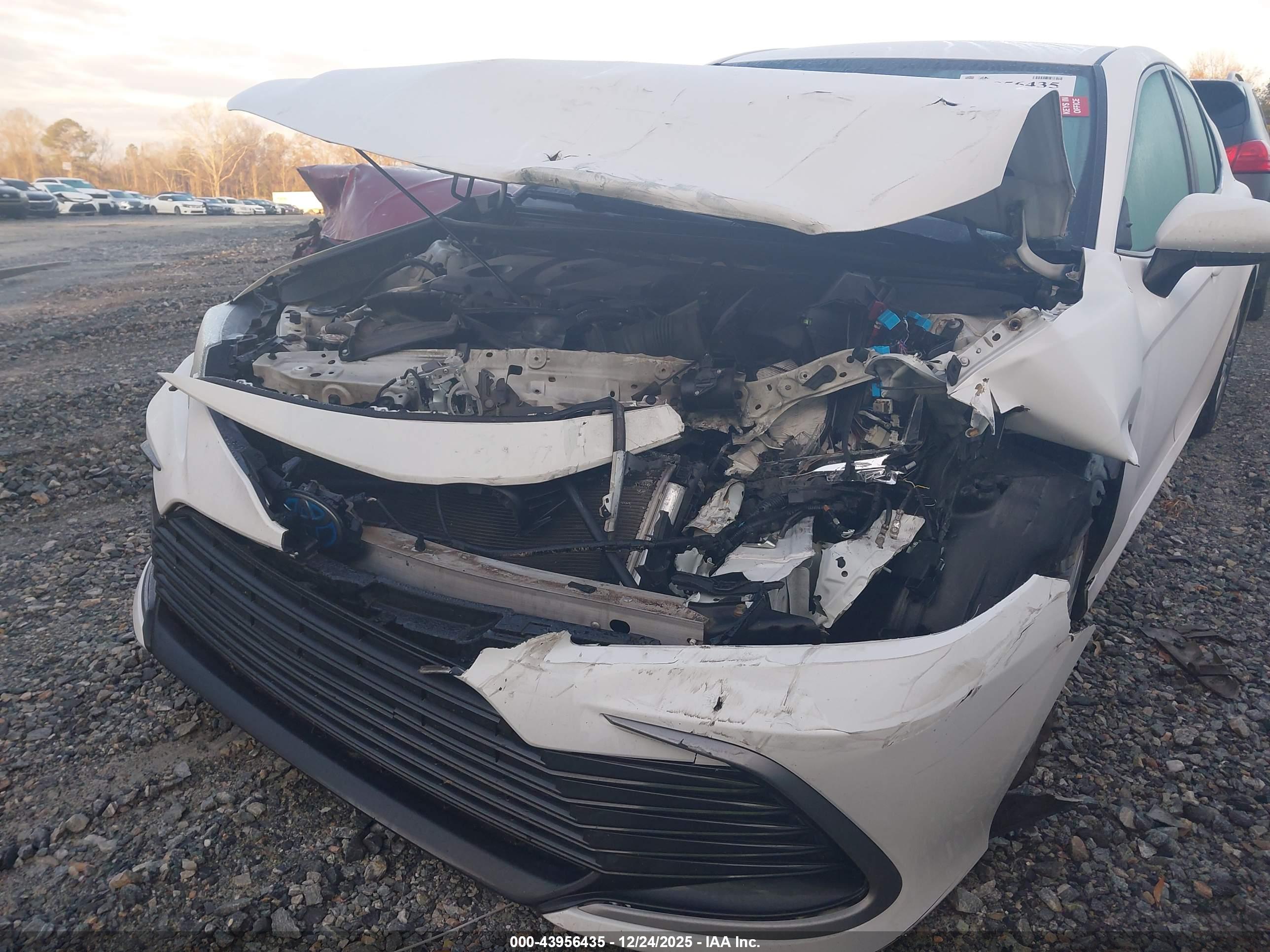 TOYOTA CAMRY image 6
