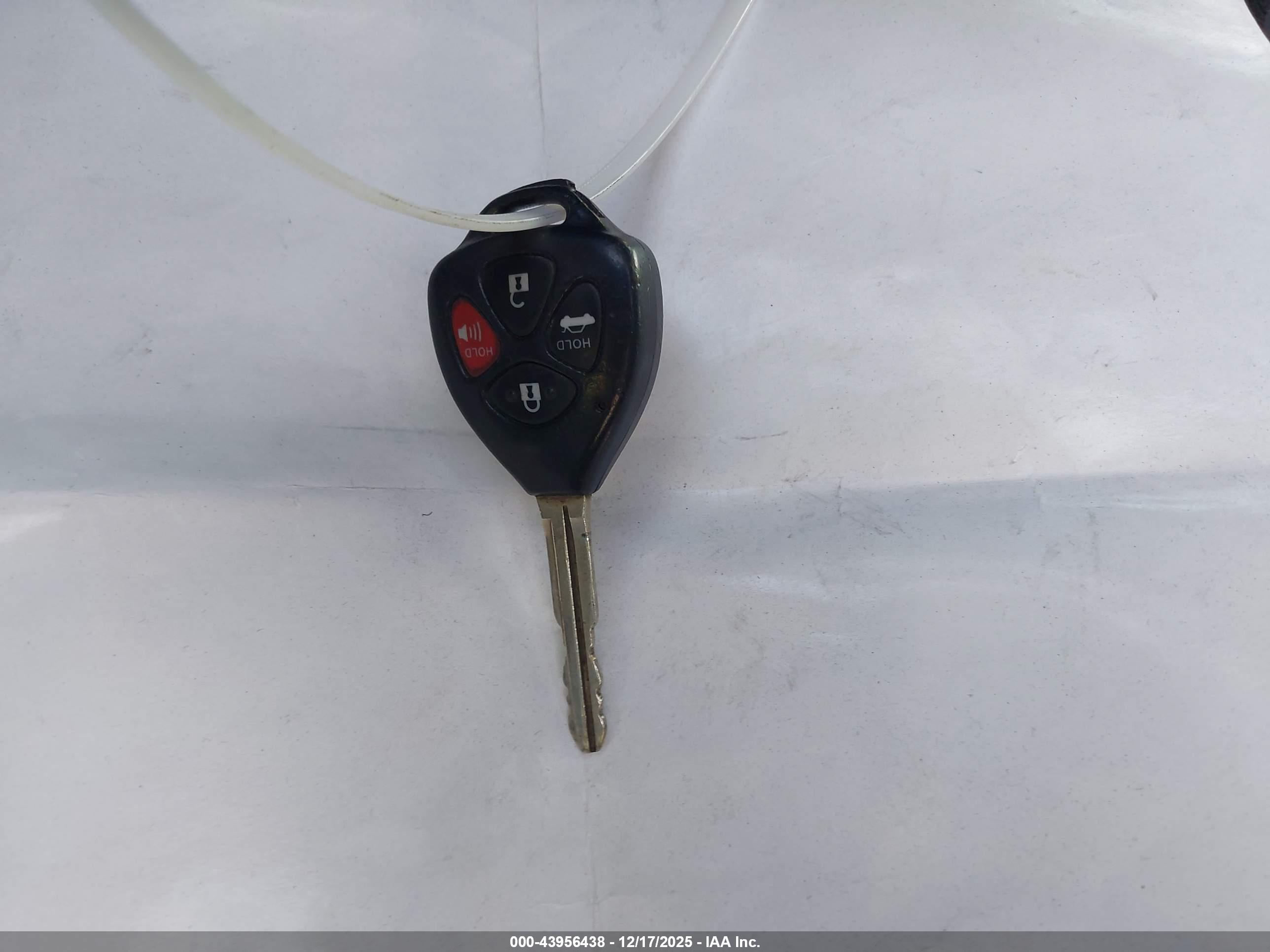TOYOTA CAMRY image 11
