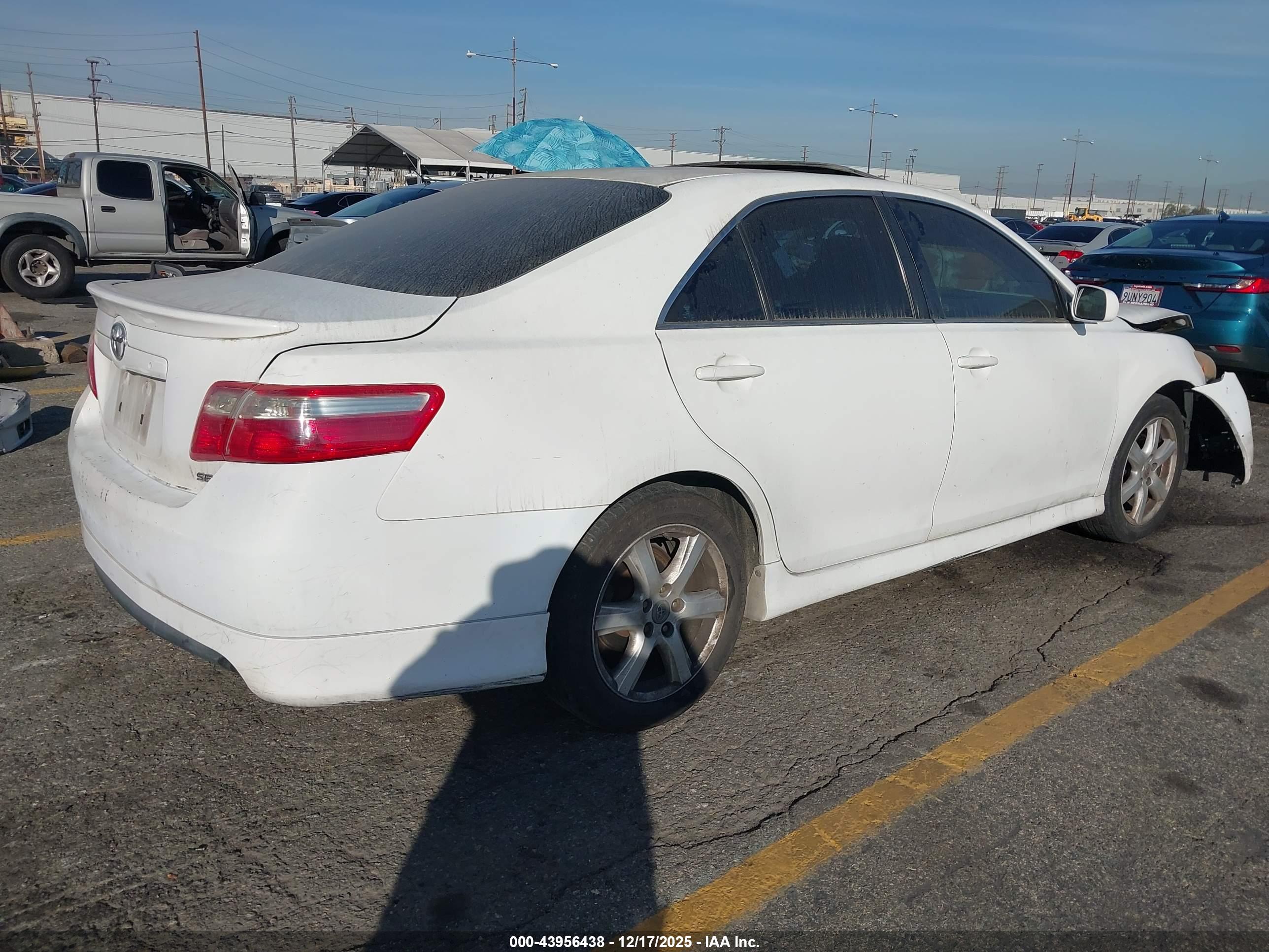 TOYOTA CAMRY image 4