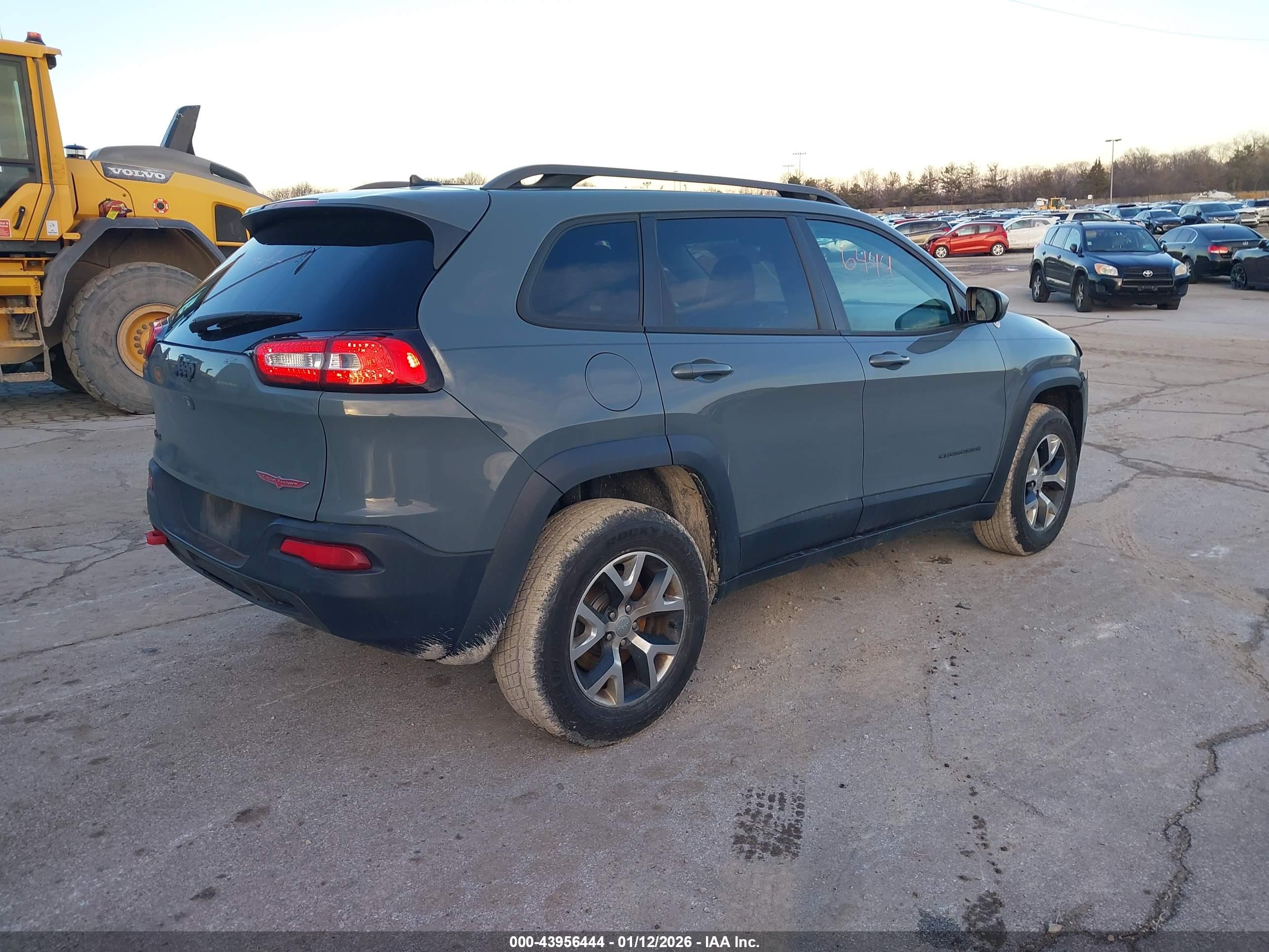 JEEP CHEROKEE image 4