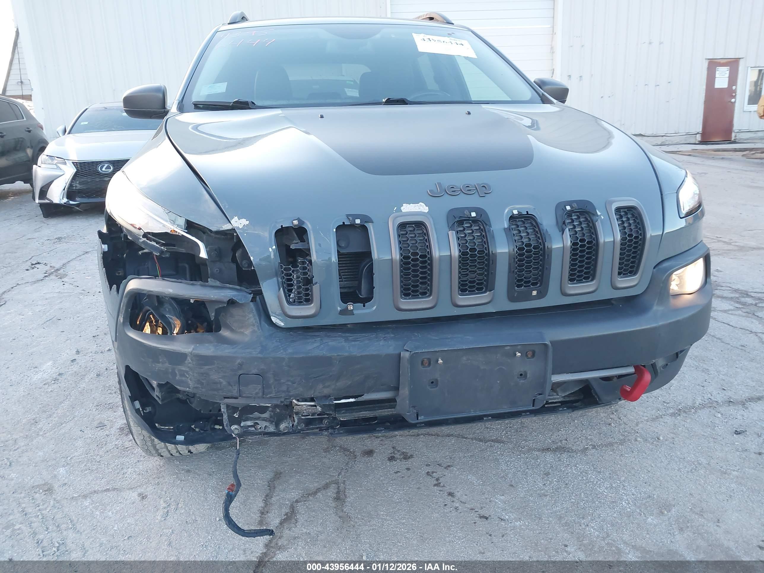 JEEP CHEROKEE image 6