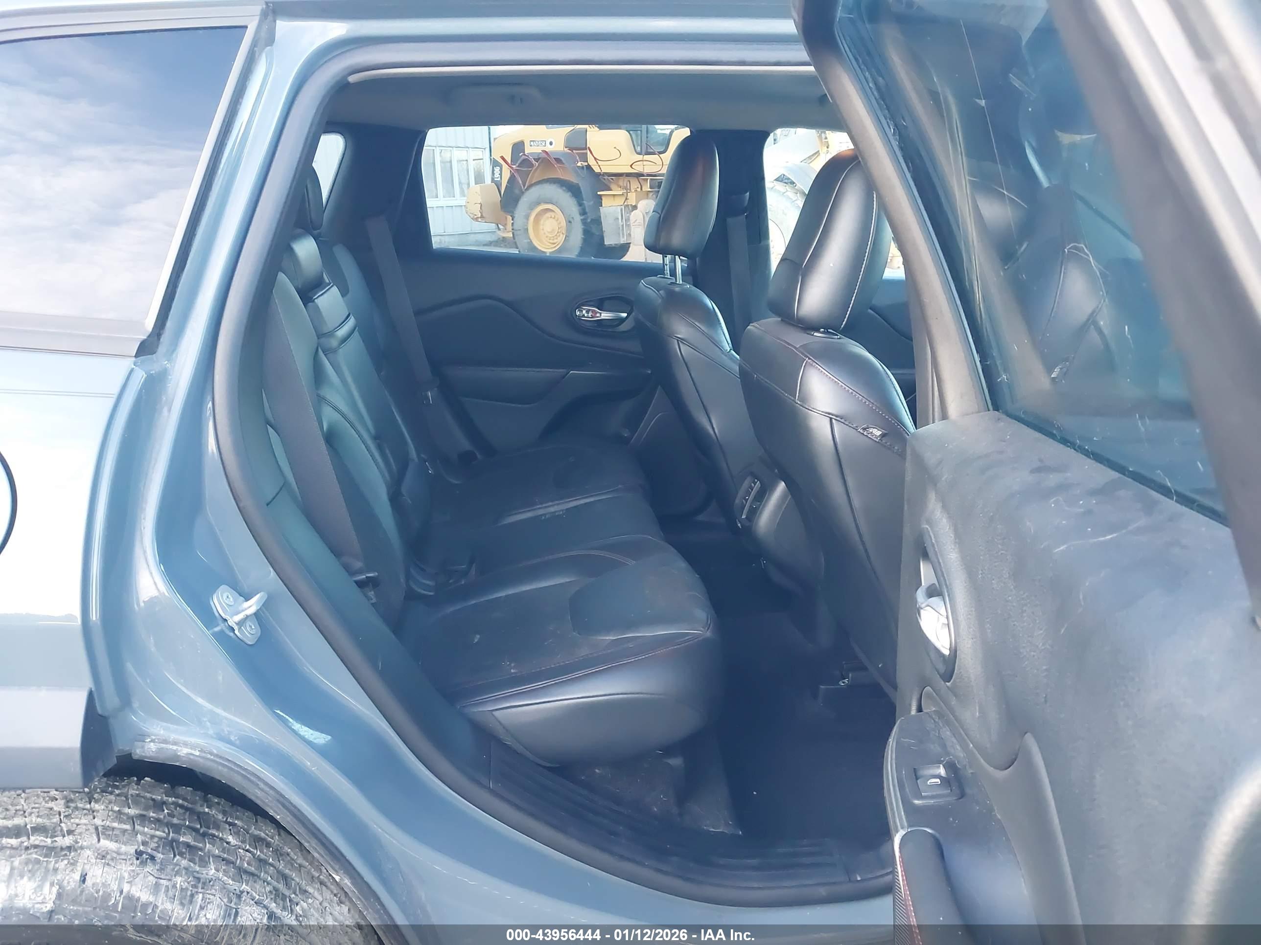 JEEP CHEROKEE image 8