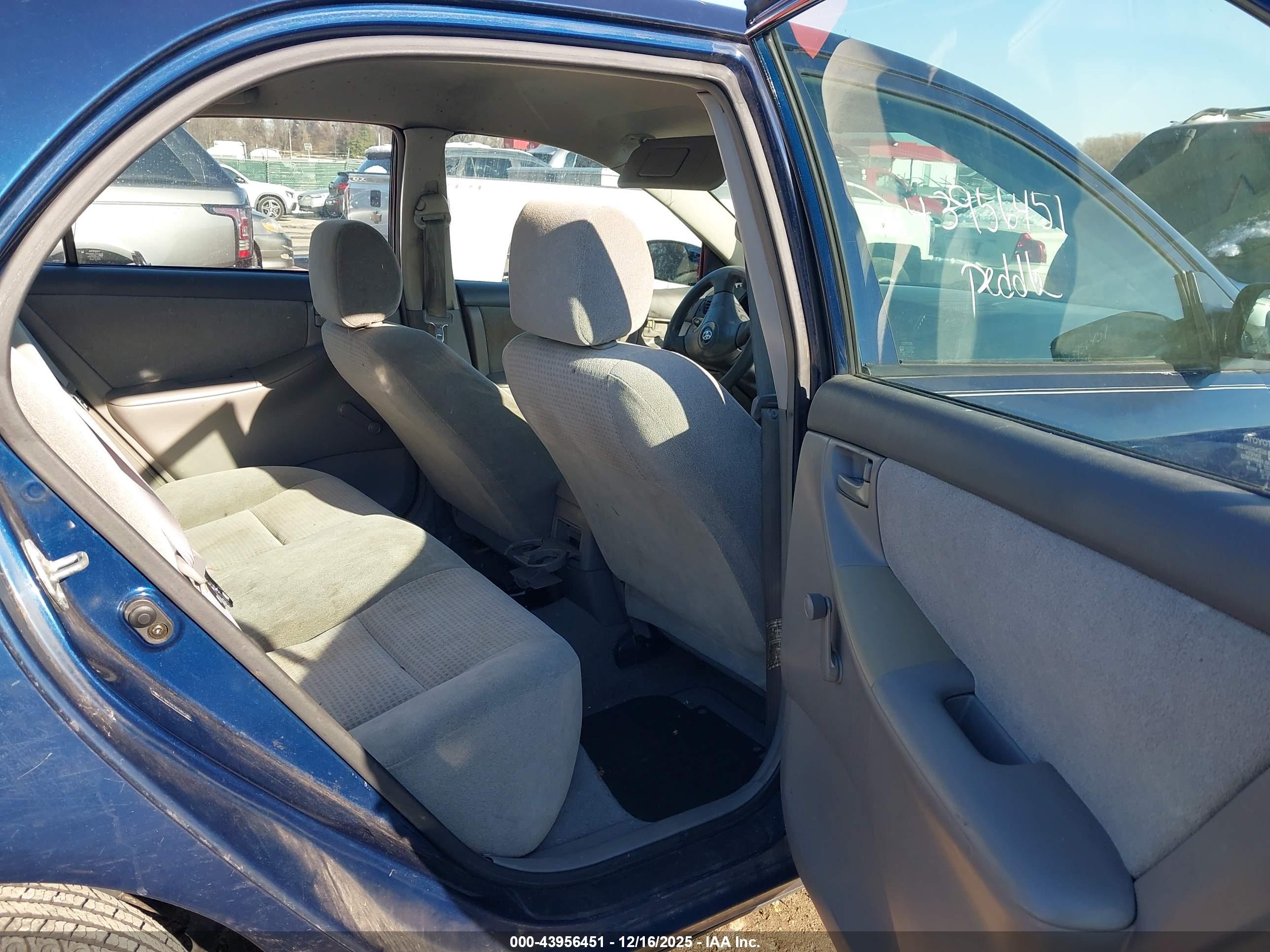 TOYOTA COROLLA image 8