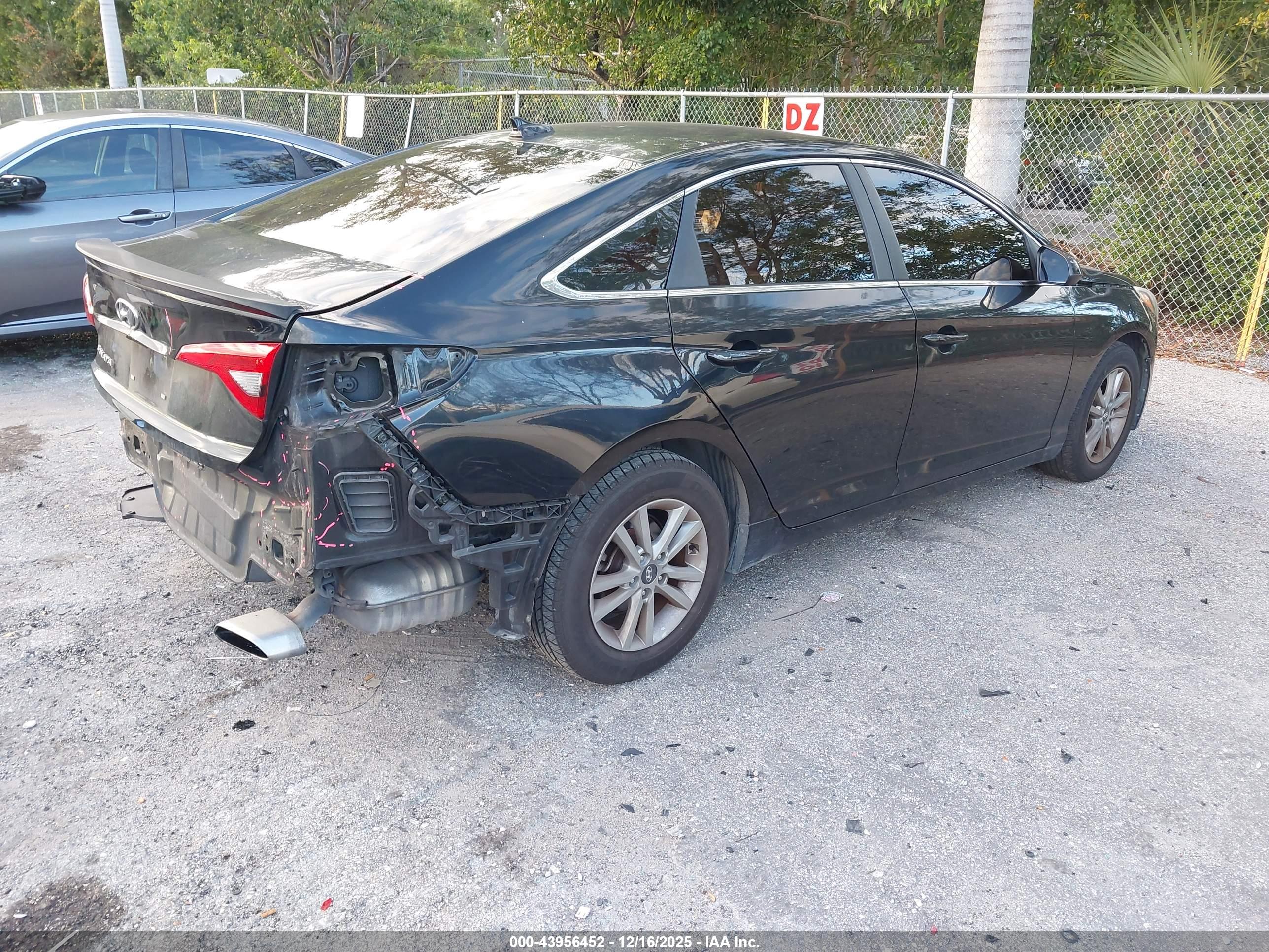 HYUNDAI SONATA image 4