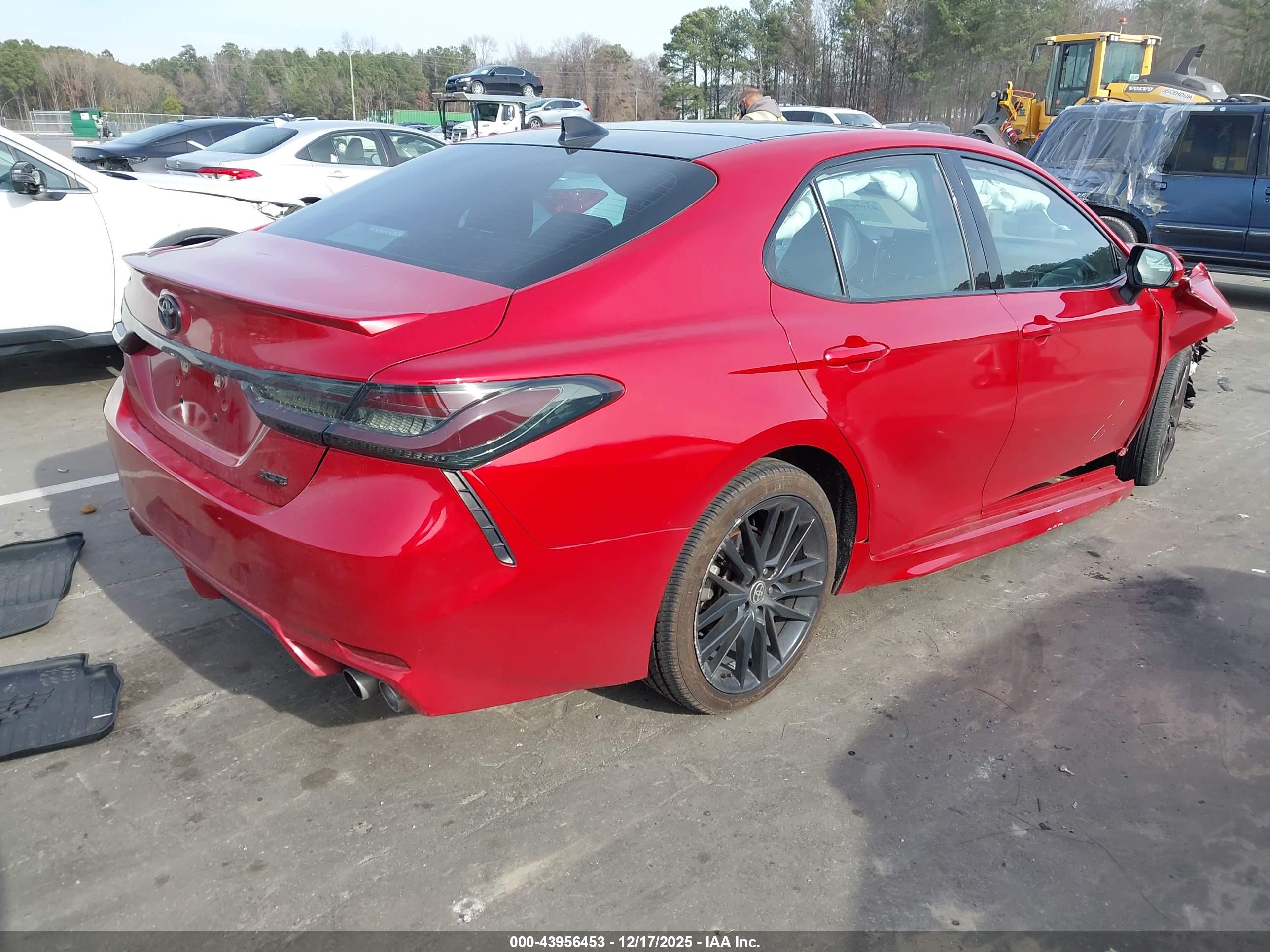 TOYOTA CAMRY image 4